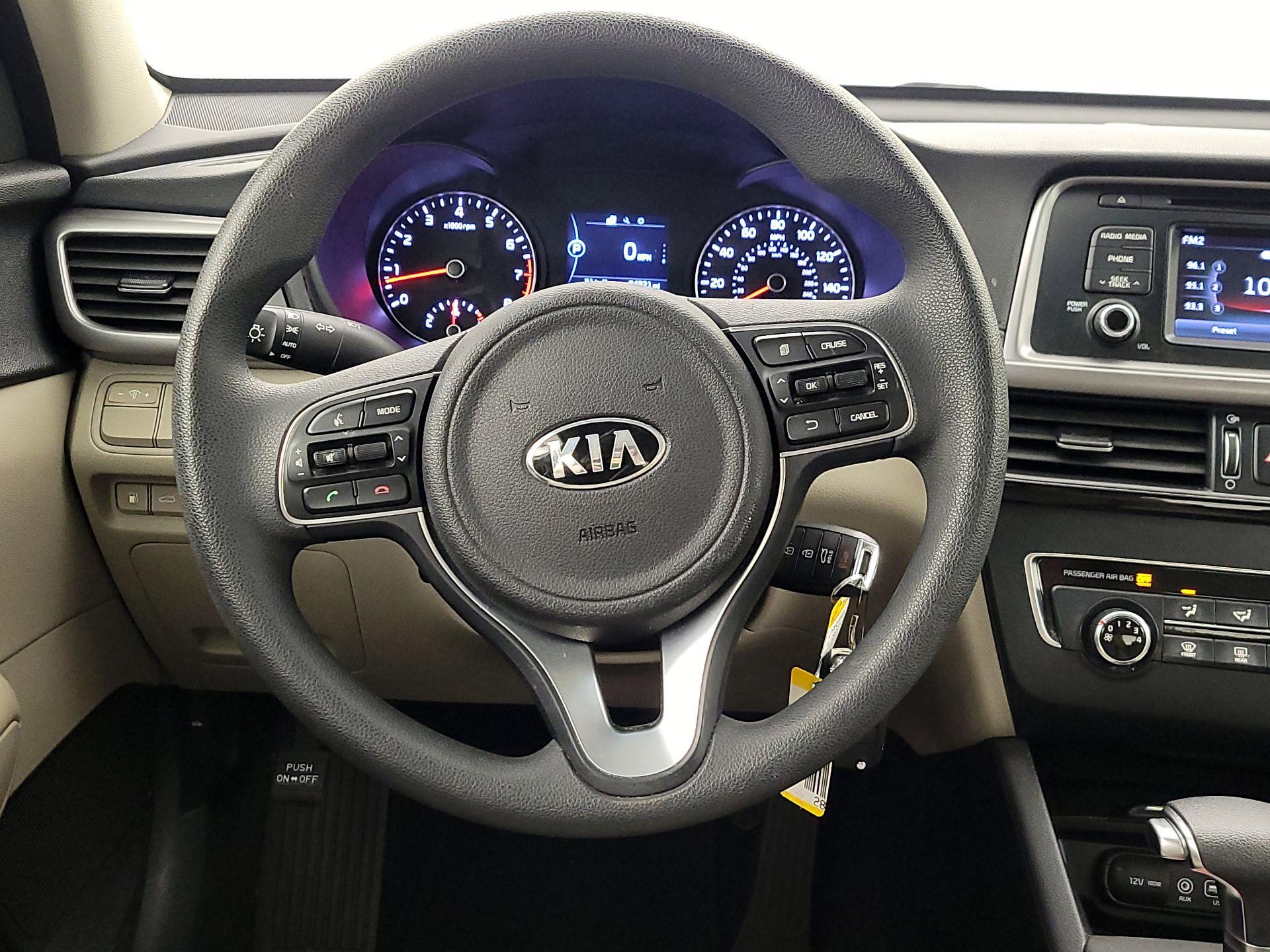 Thumbnail: 2016 Kia Optima - 10