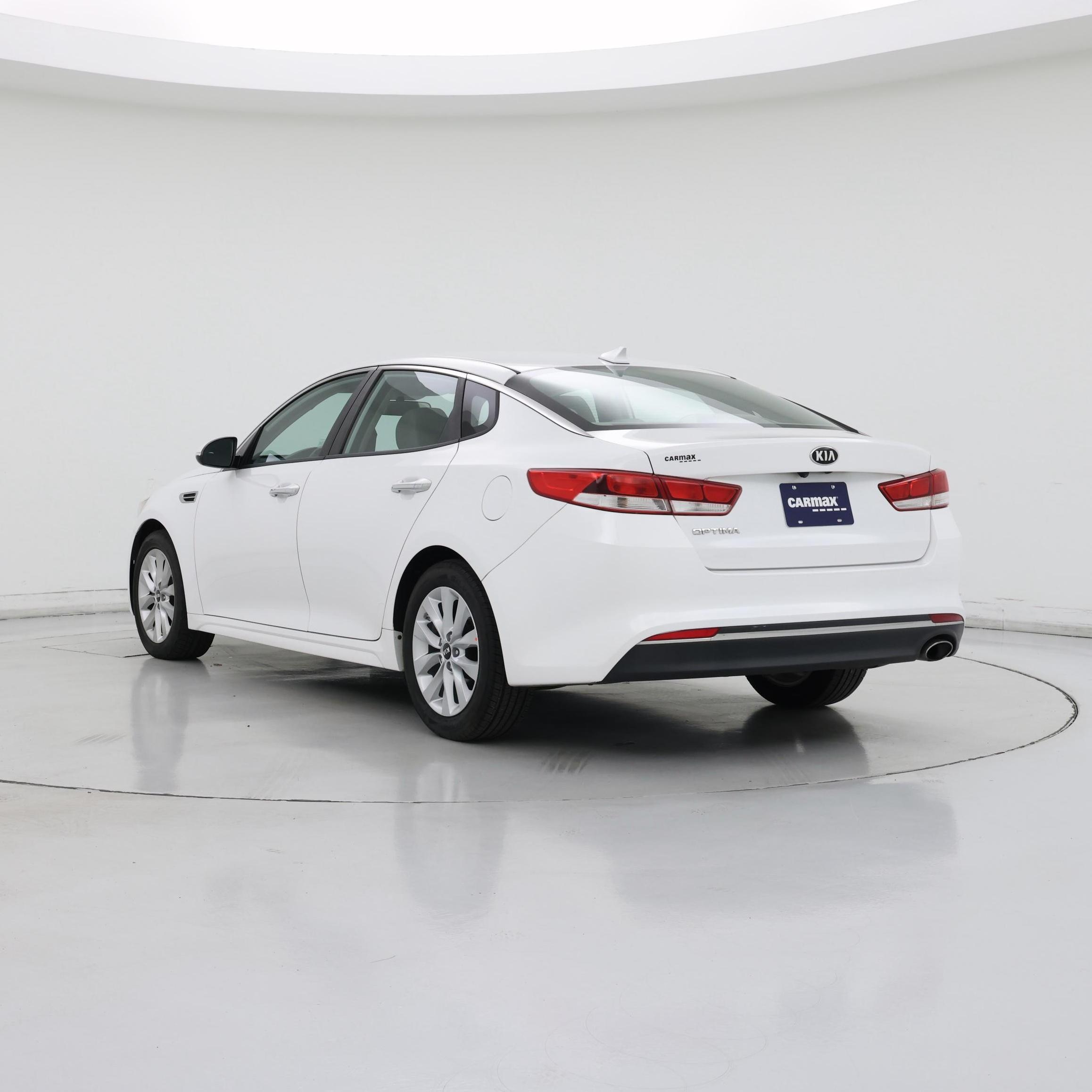 Thumbnail: 2016 Kia Optima - 2