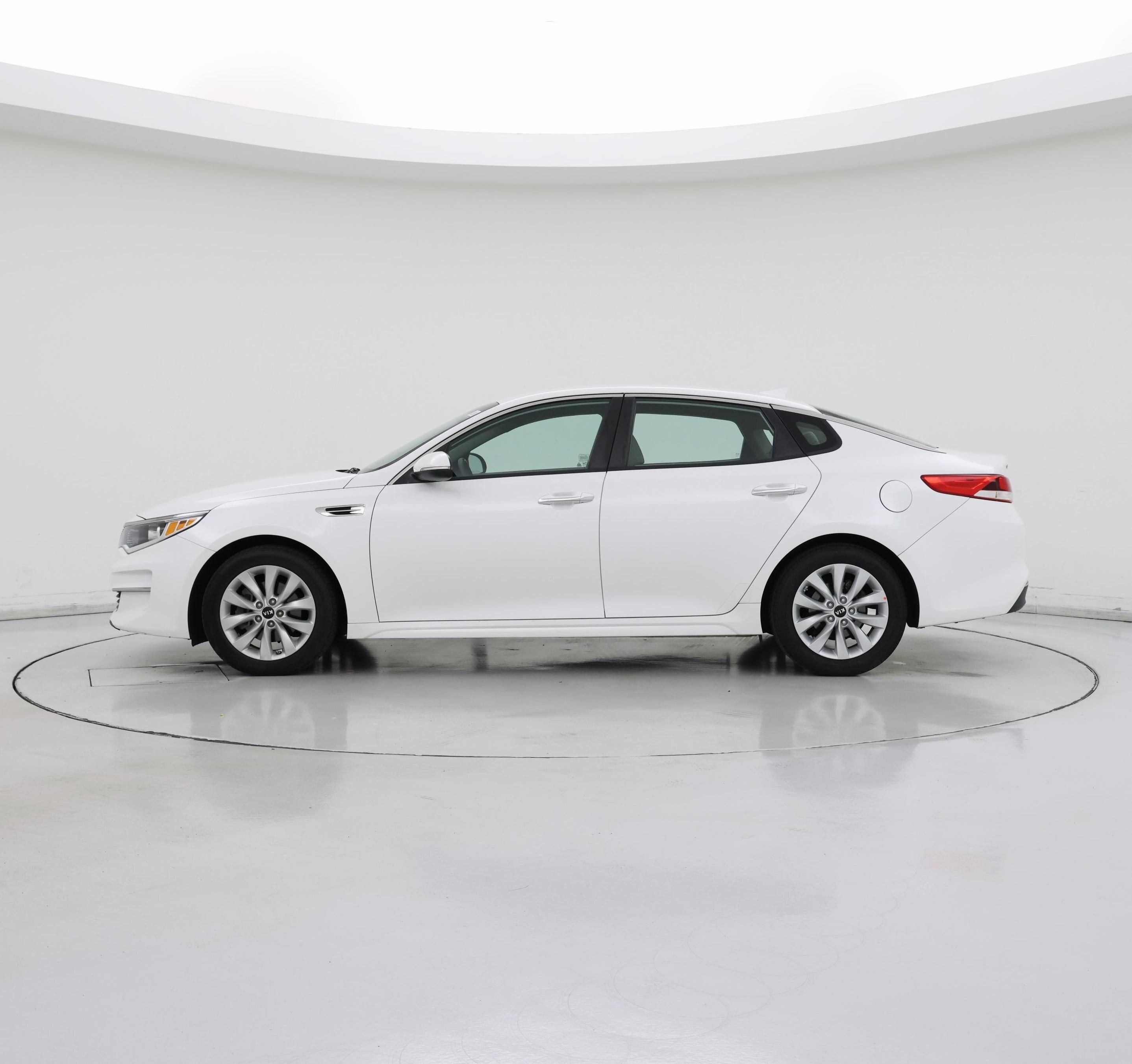 Thumbnail: 2016 Kia Optima - 3