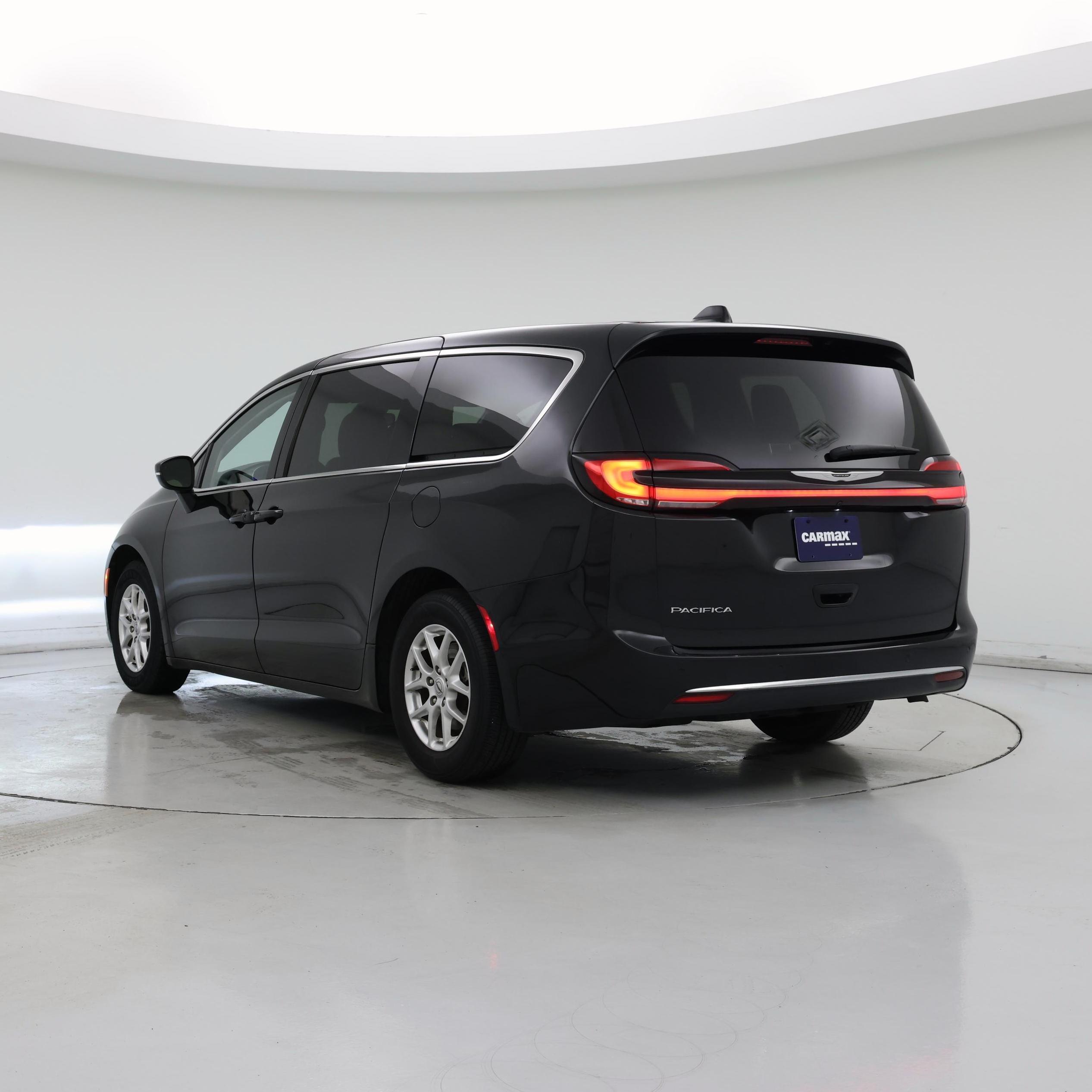 Thumbnail: 2023 Chrysler Pacifica - 2