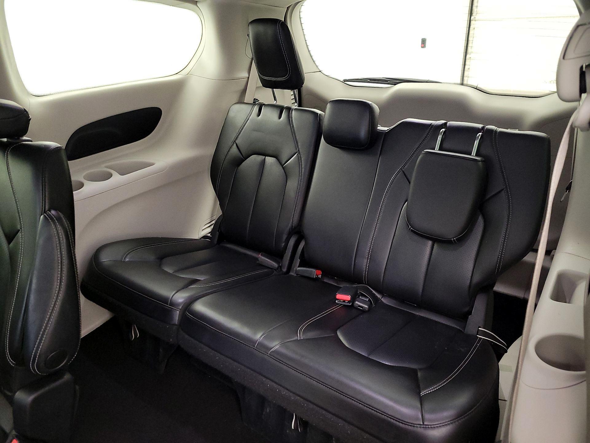 Thumbnail: 2023 Chrysler Pacifica - 20