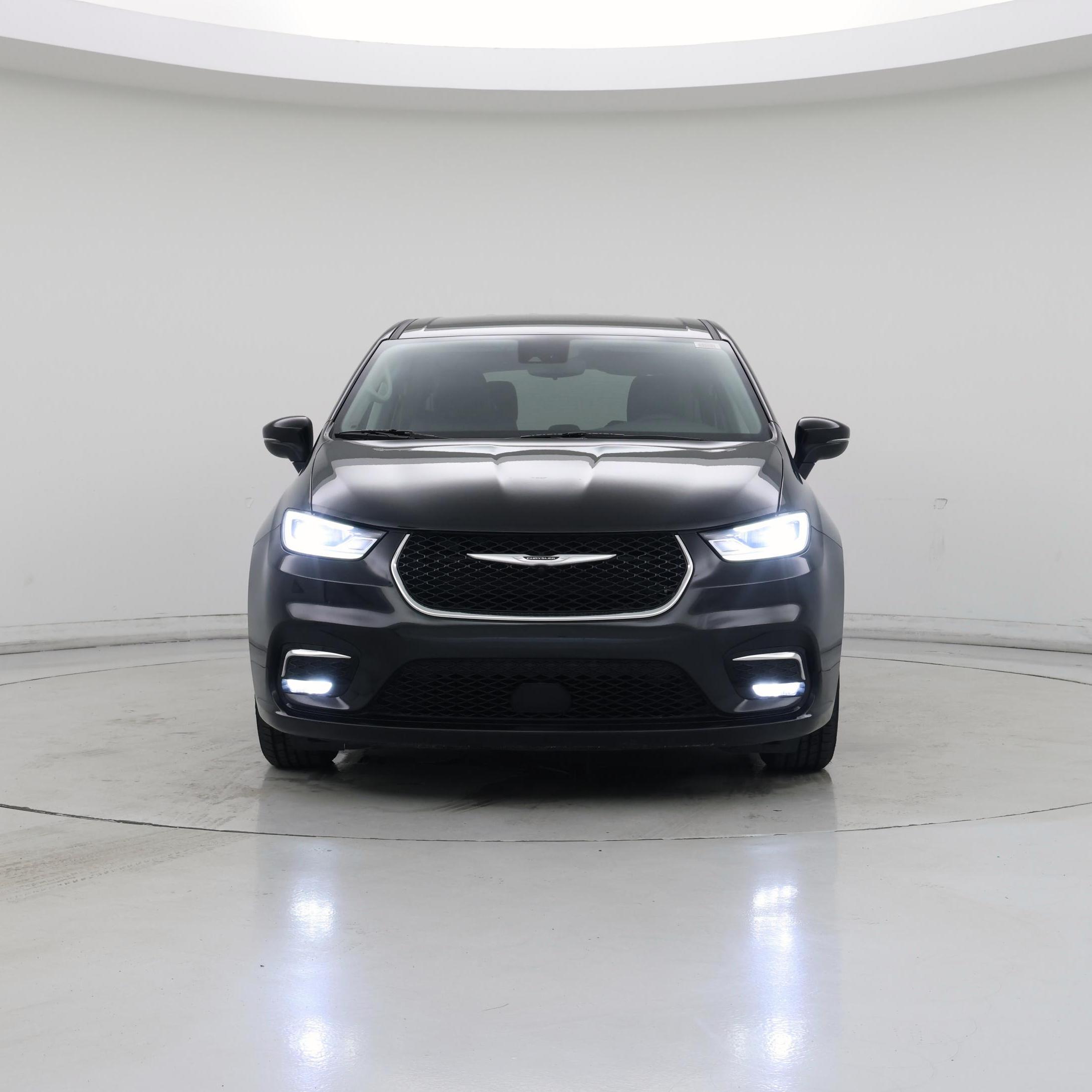 Thumbnail: 2023 Chrysler Pacifica - 5