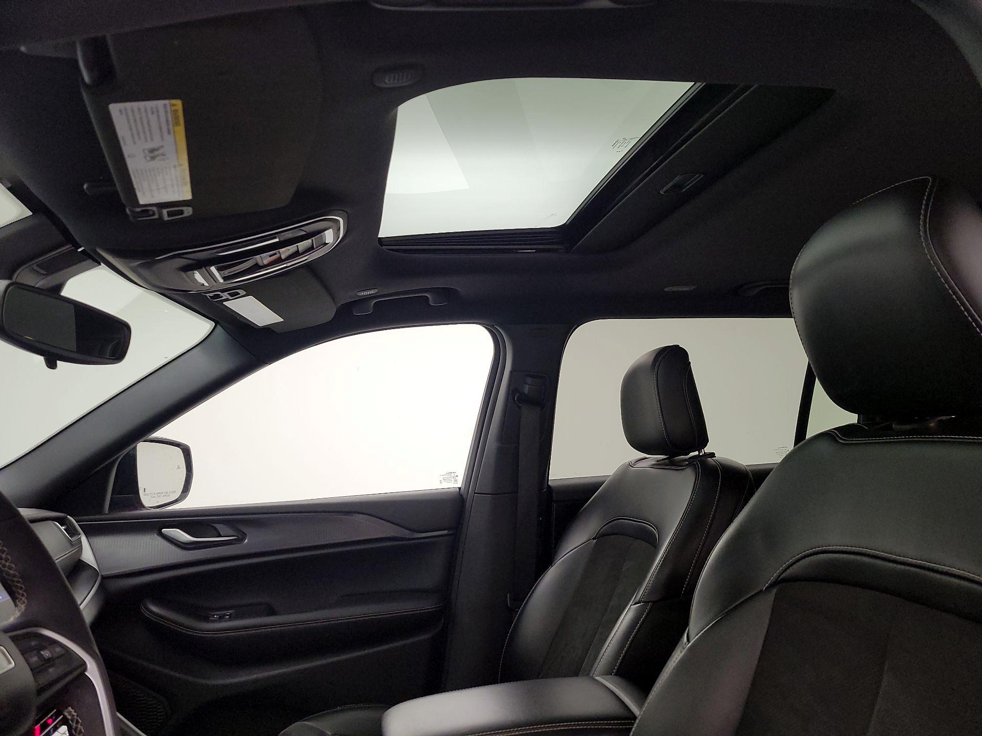 Thumbnail: 2023 Jeep Grand Cherokee L - 19