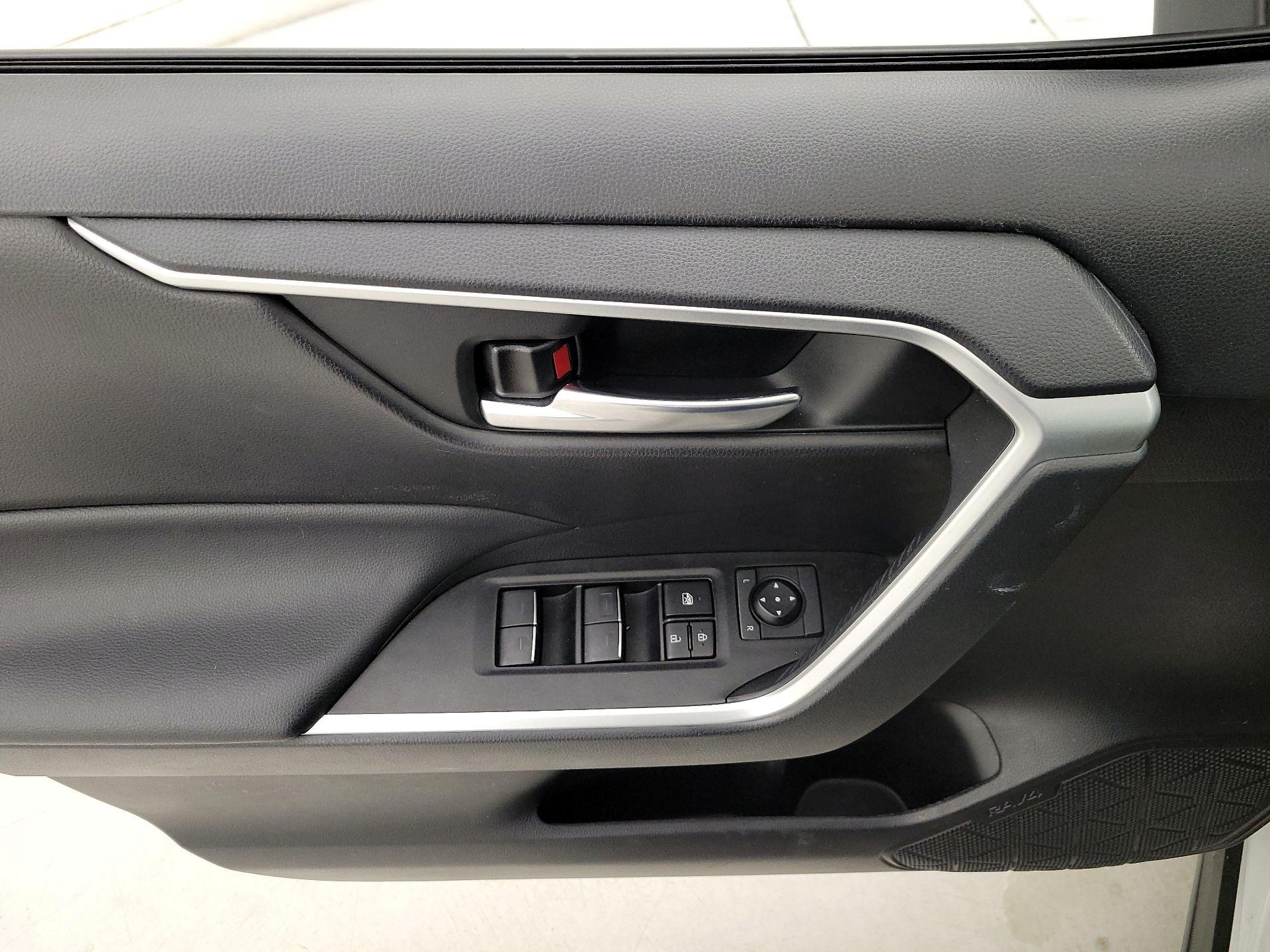 Thumbnail: 2023 Toyota RAV4 - 12