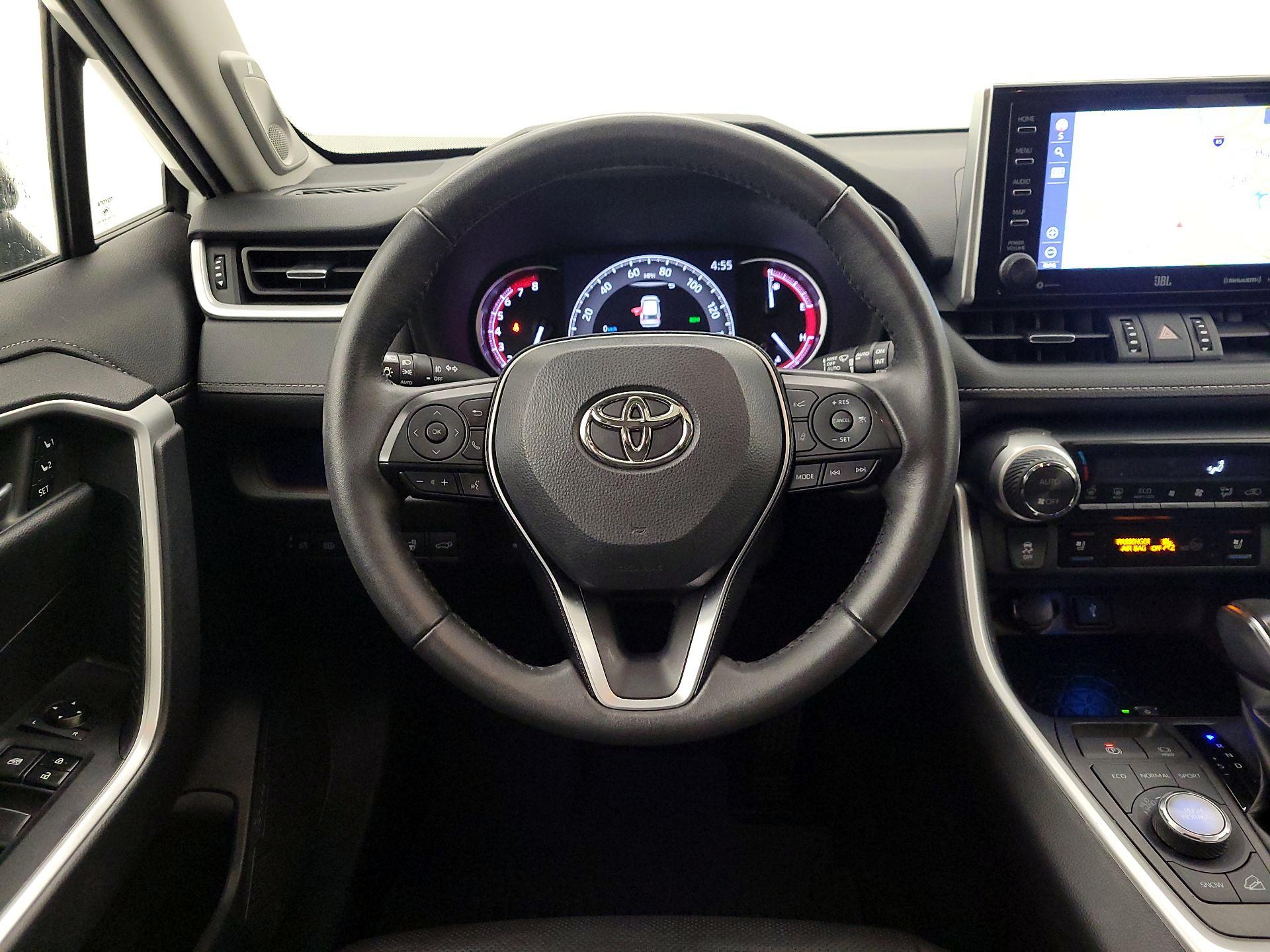 Thumbnail: 2021 Toyota RAV4 - 10