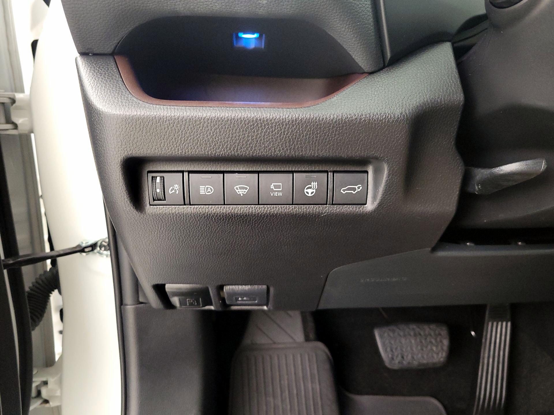 Thumbnail: 2021 Toyota RAV4 - 13