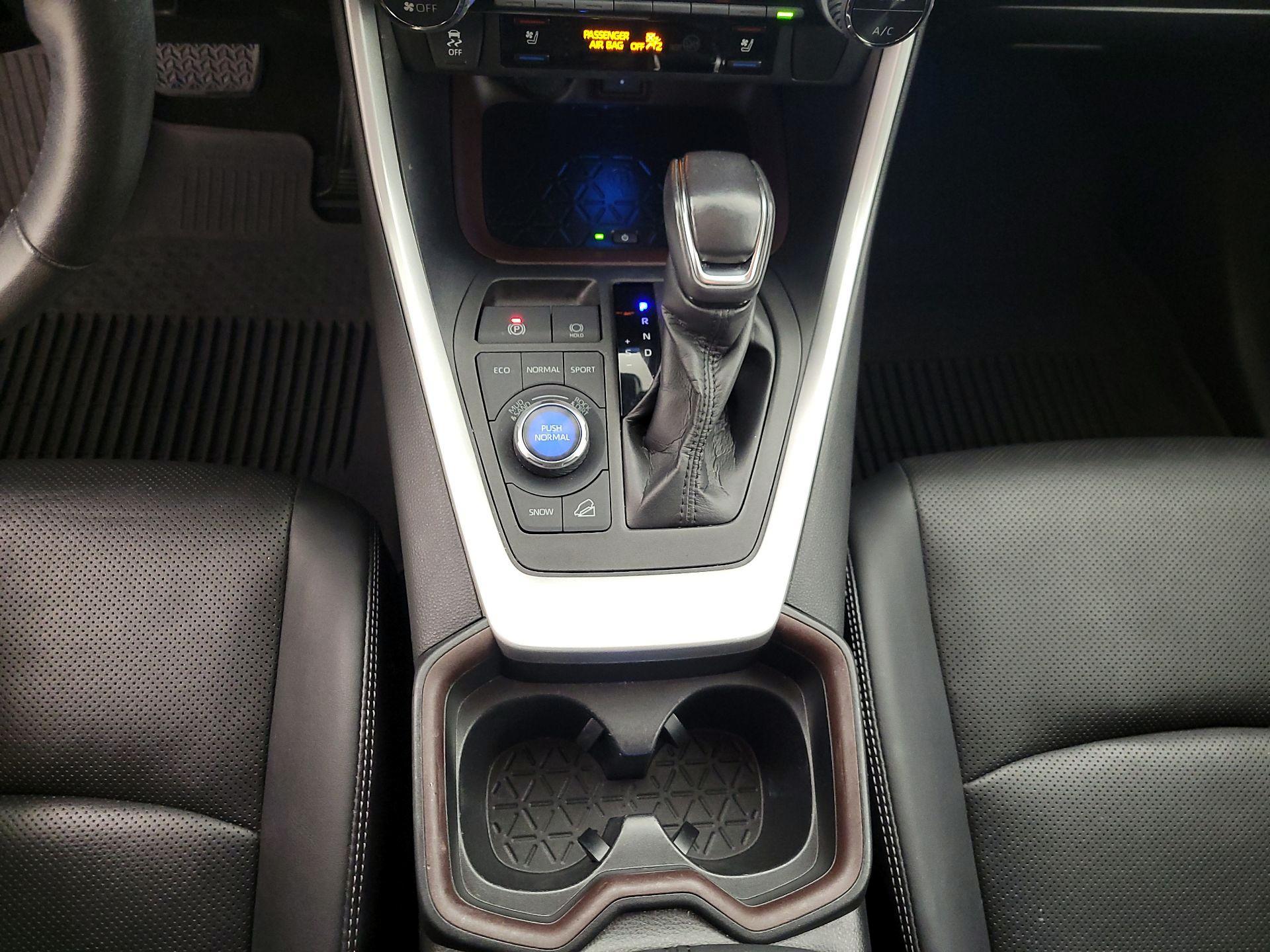 Thumbnail: 2021 Toyota RAV4 - 18