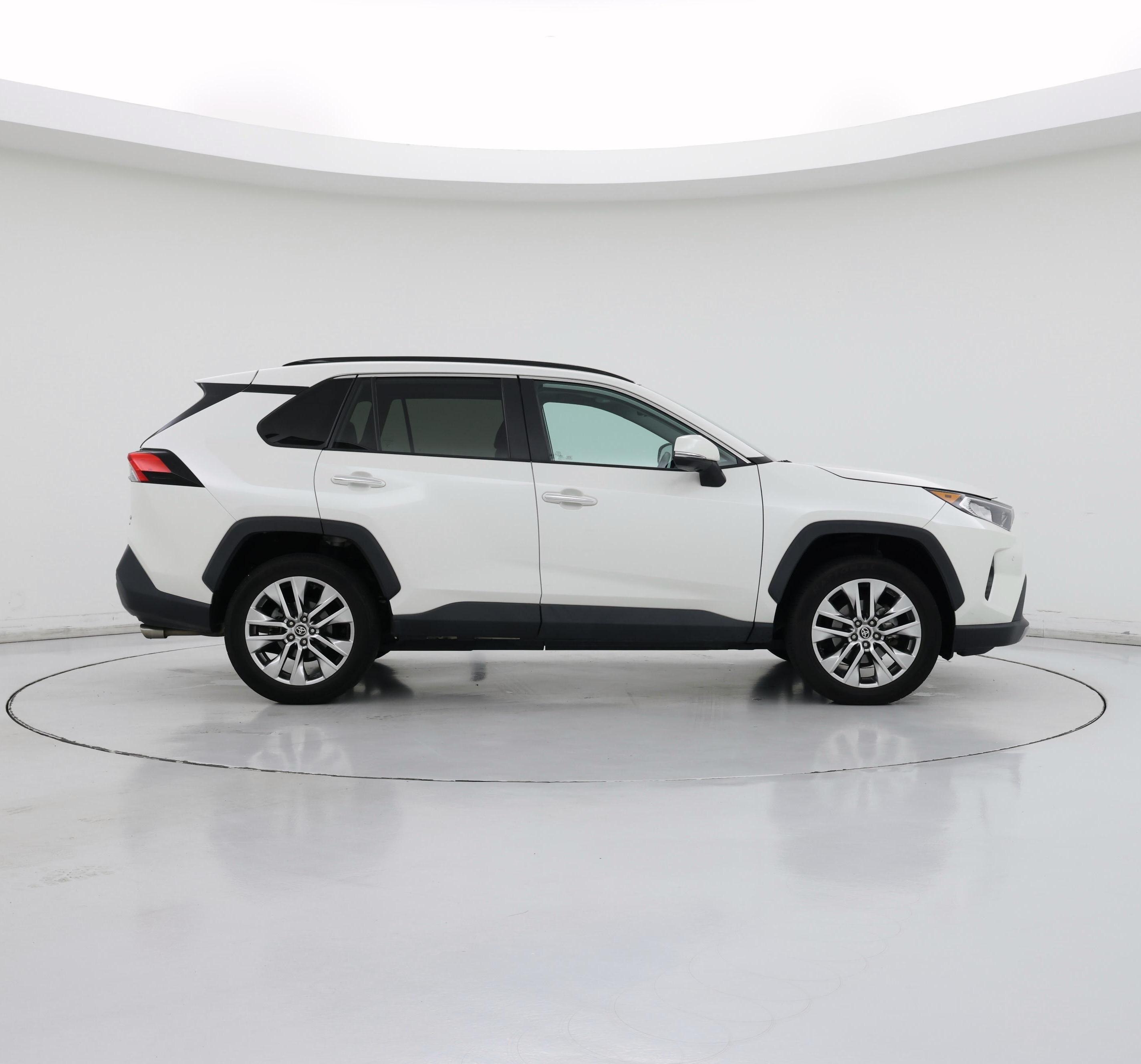 Thumbnail: 2021 Toyota RAV4 - 7