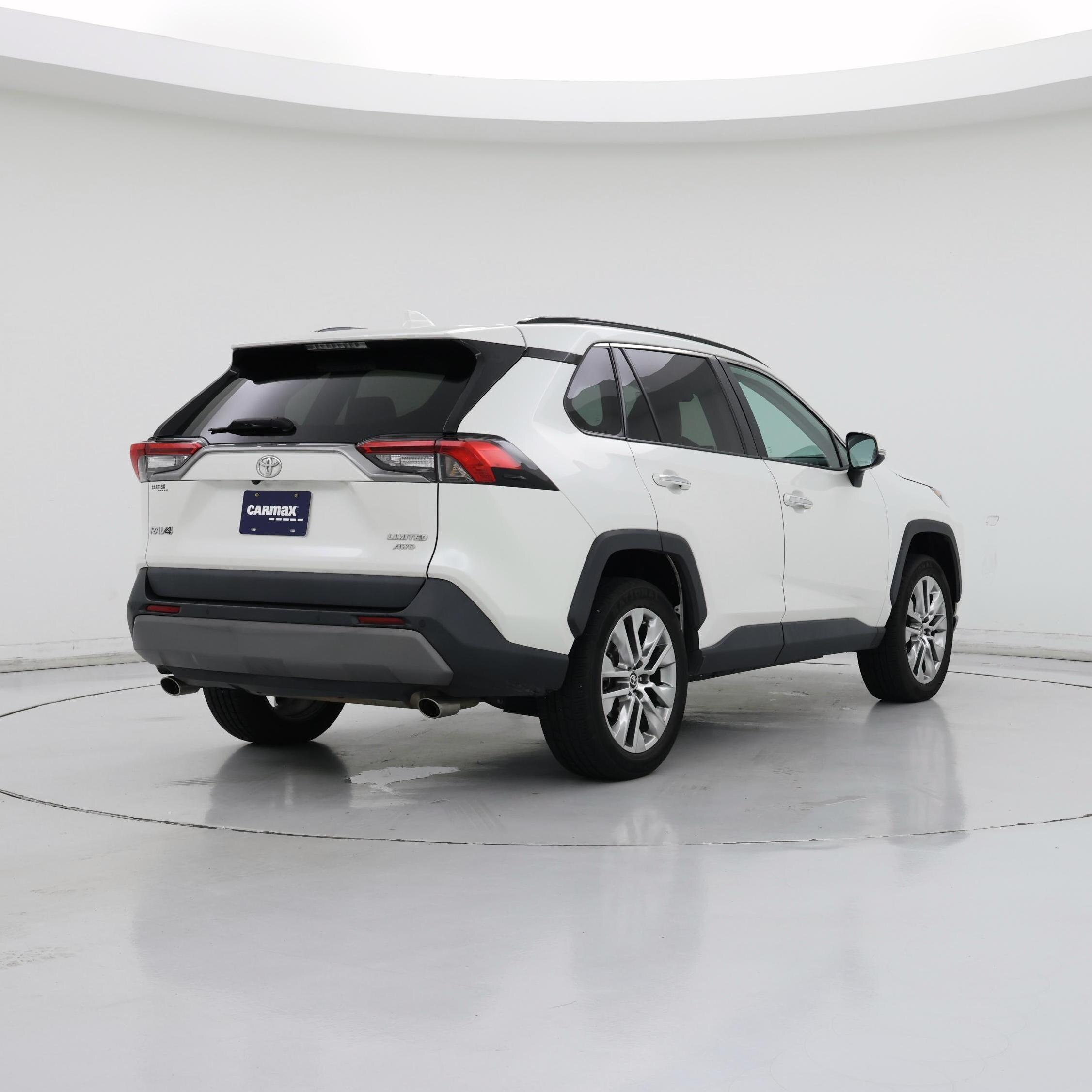 Thumbnail: 2021 Toyota RAV4 - 8