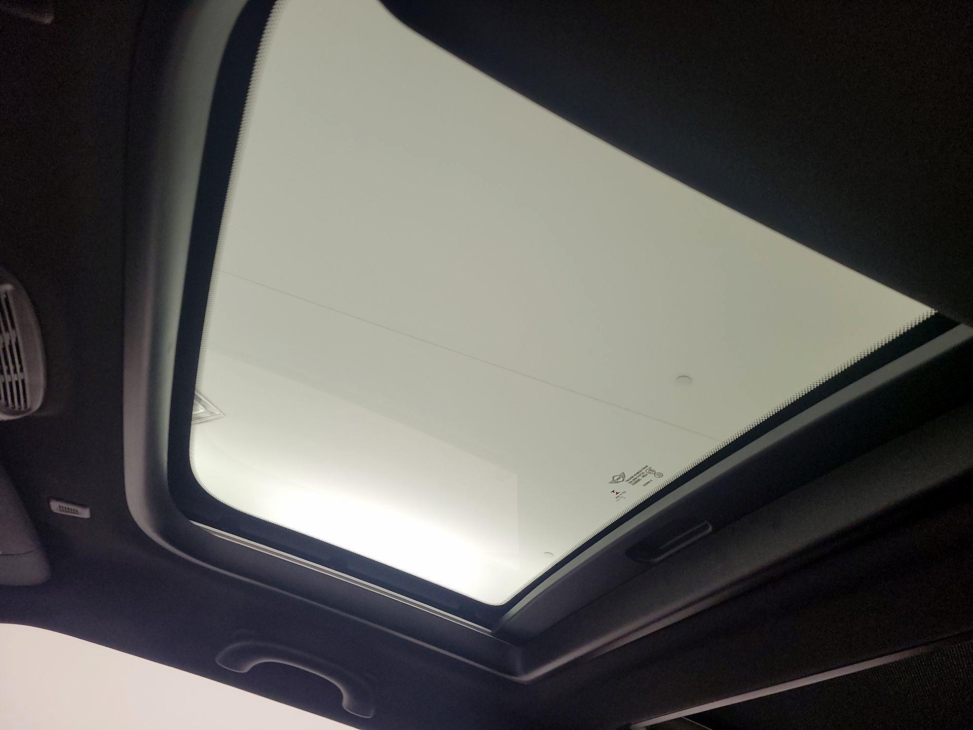 Thumbnail: 2019 MINI Cooper Hardtop - 20