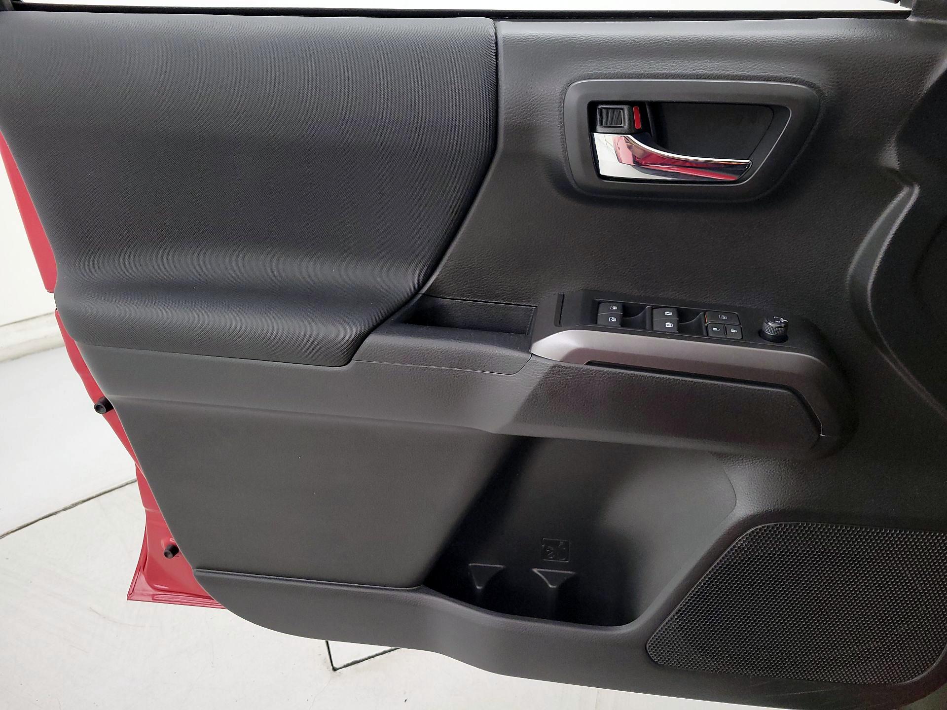 Thumbnail: 2022 Toyota Tacoma - 12