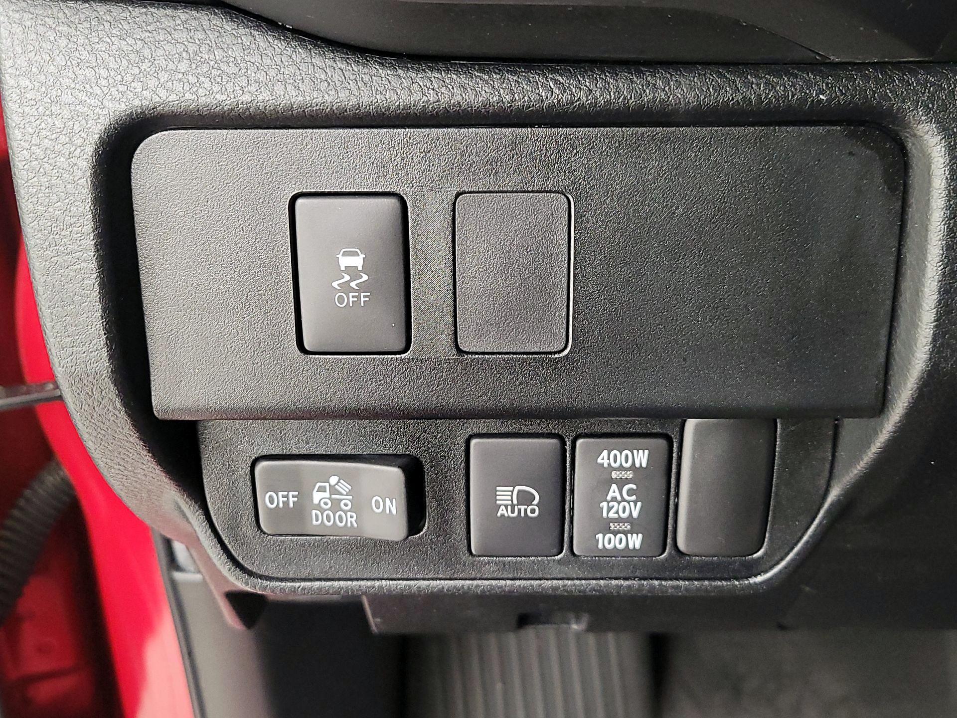 Thumbnail: 2022 Toyota Tacoma - 13