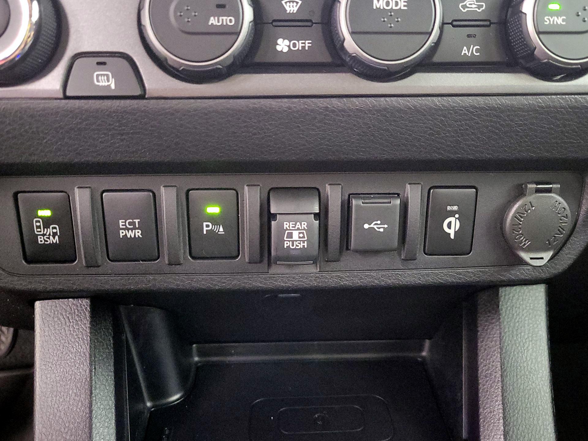 Thumbnail: 2022 Toyota Tacoma - 18