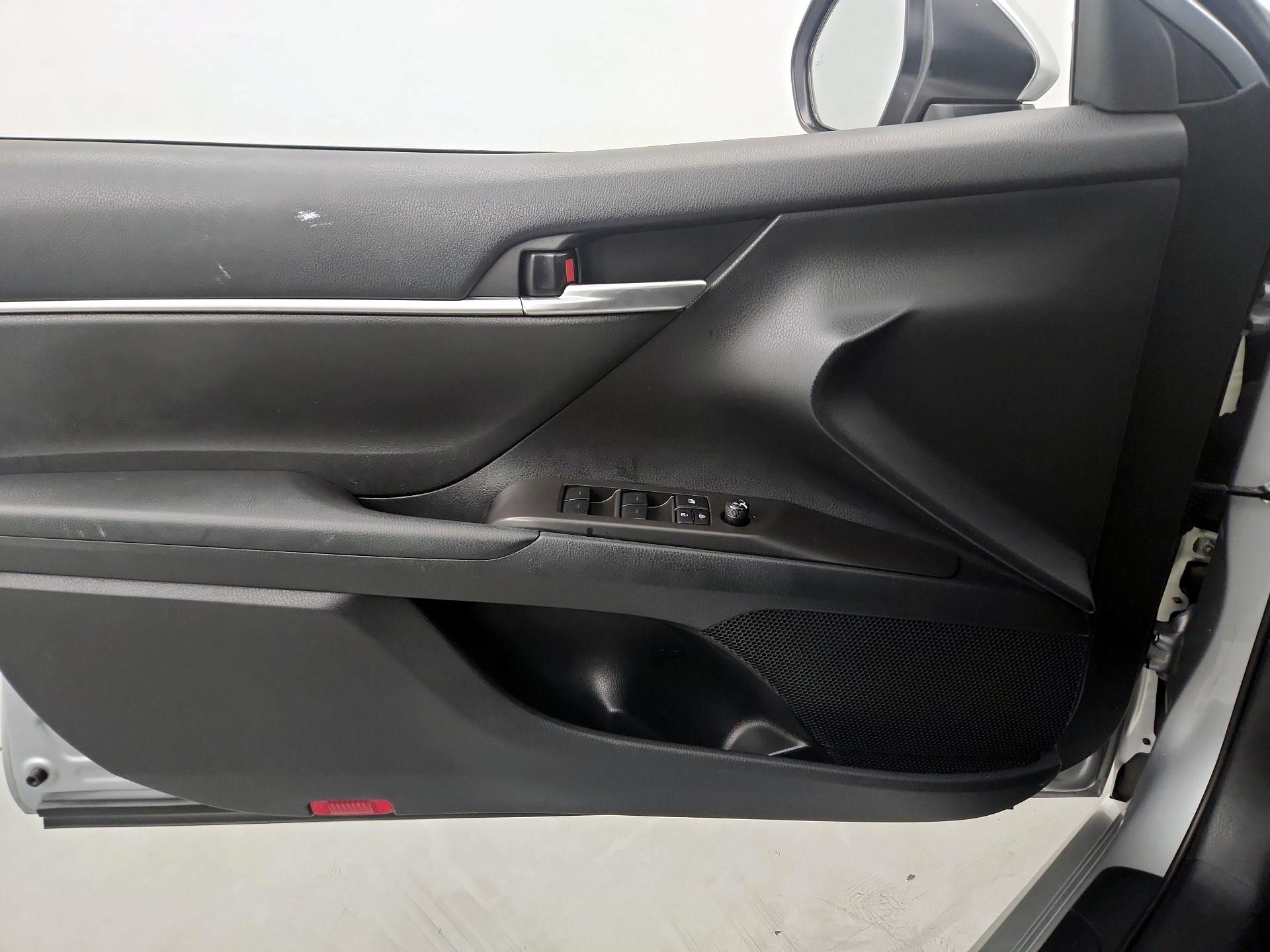 Thumbnail: 2023 Toyota Camry - 10