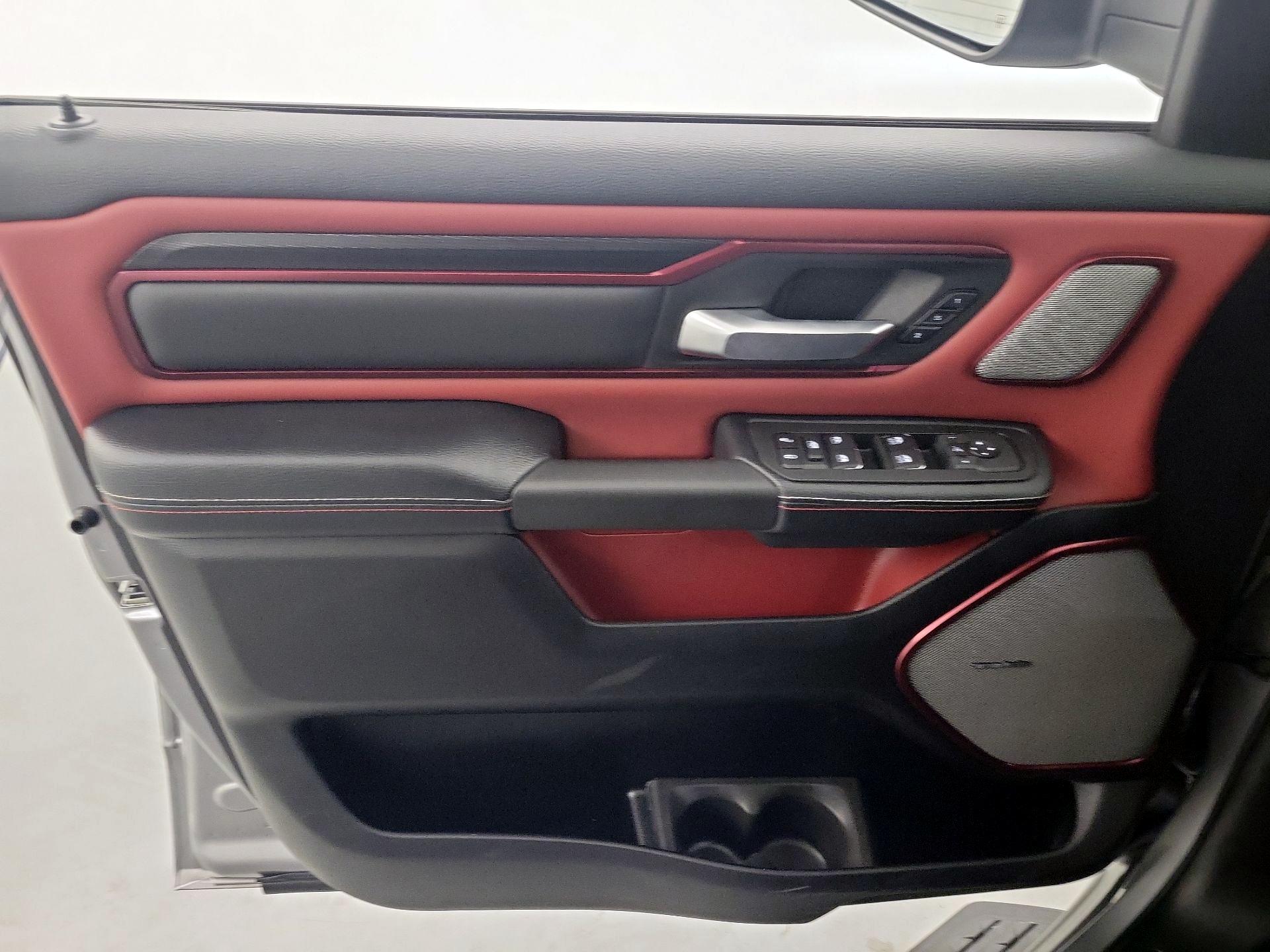 Thumbnail: 2025 RAM 1500 - 10