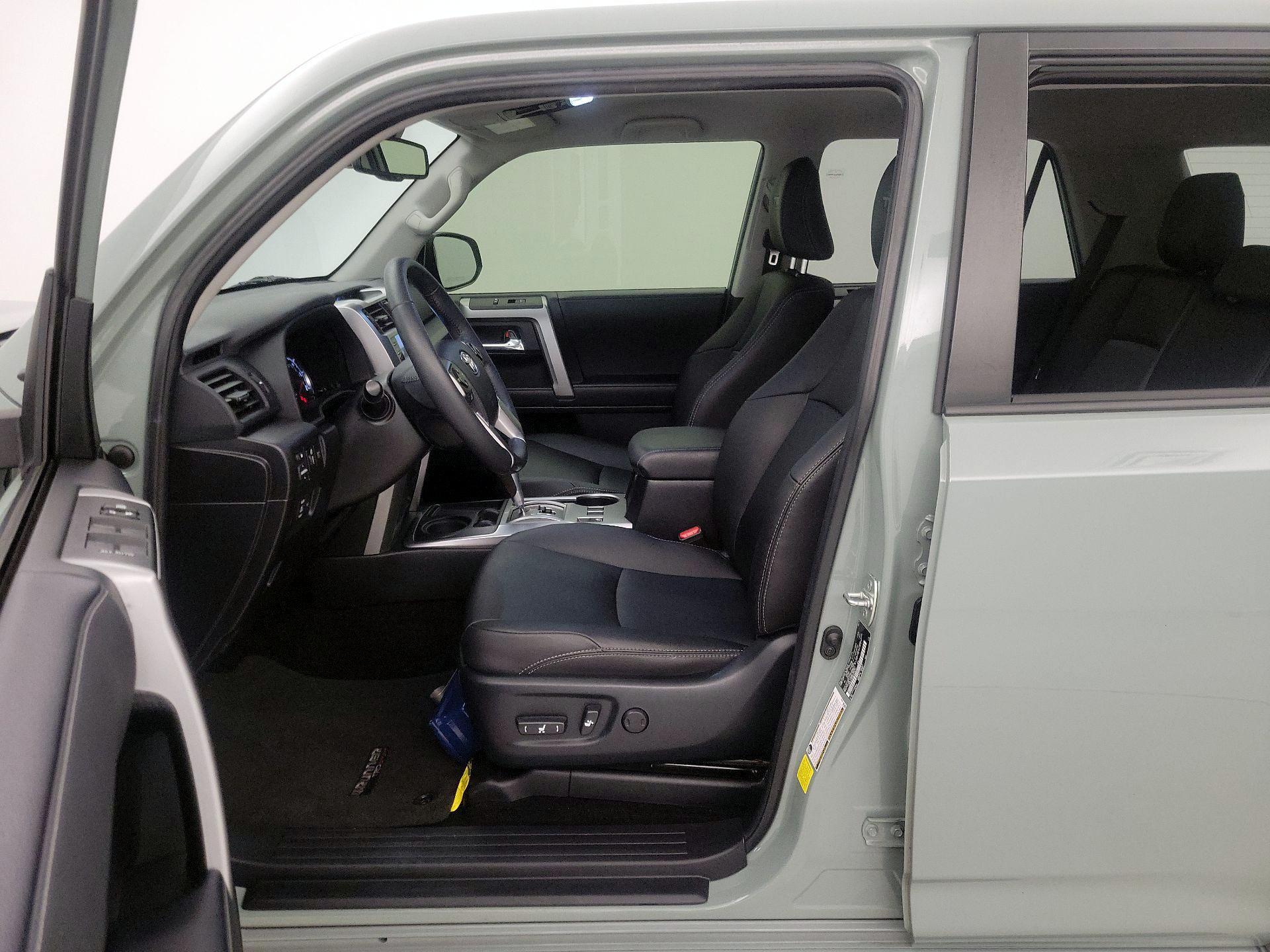 Thumbnail: 2022 Toyota 4Runner - 11