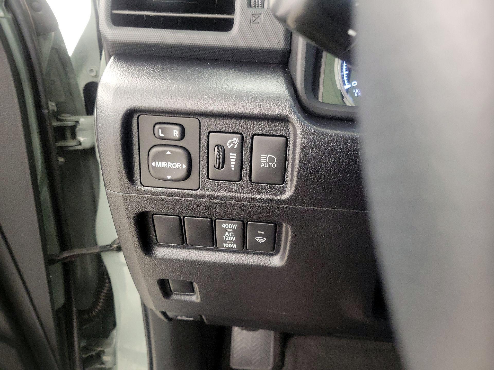 Thumbnail: 2022 Toyota 4Runner - 13