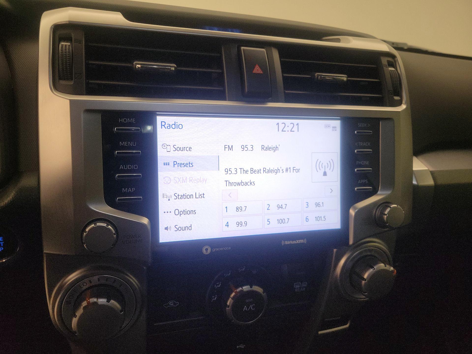 Thumbnail: 2022 Toyota 4Runner - 15