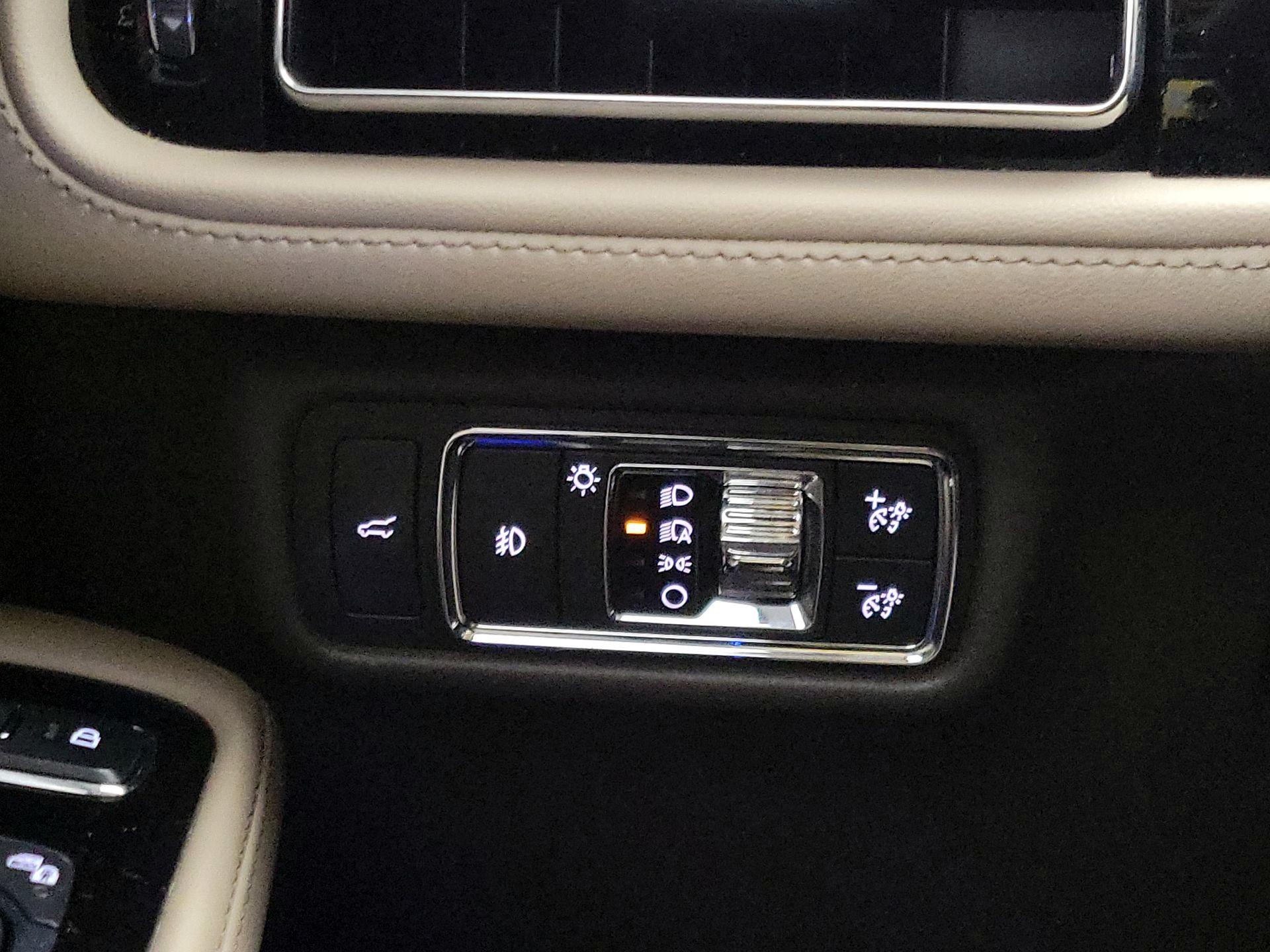 Thumbnail: 2022 Lincoln Aviator - 13