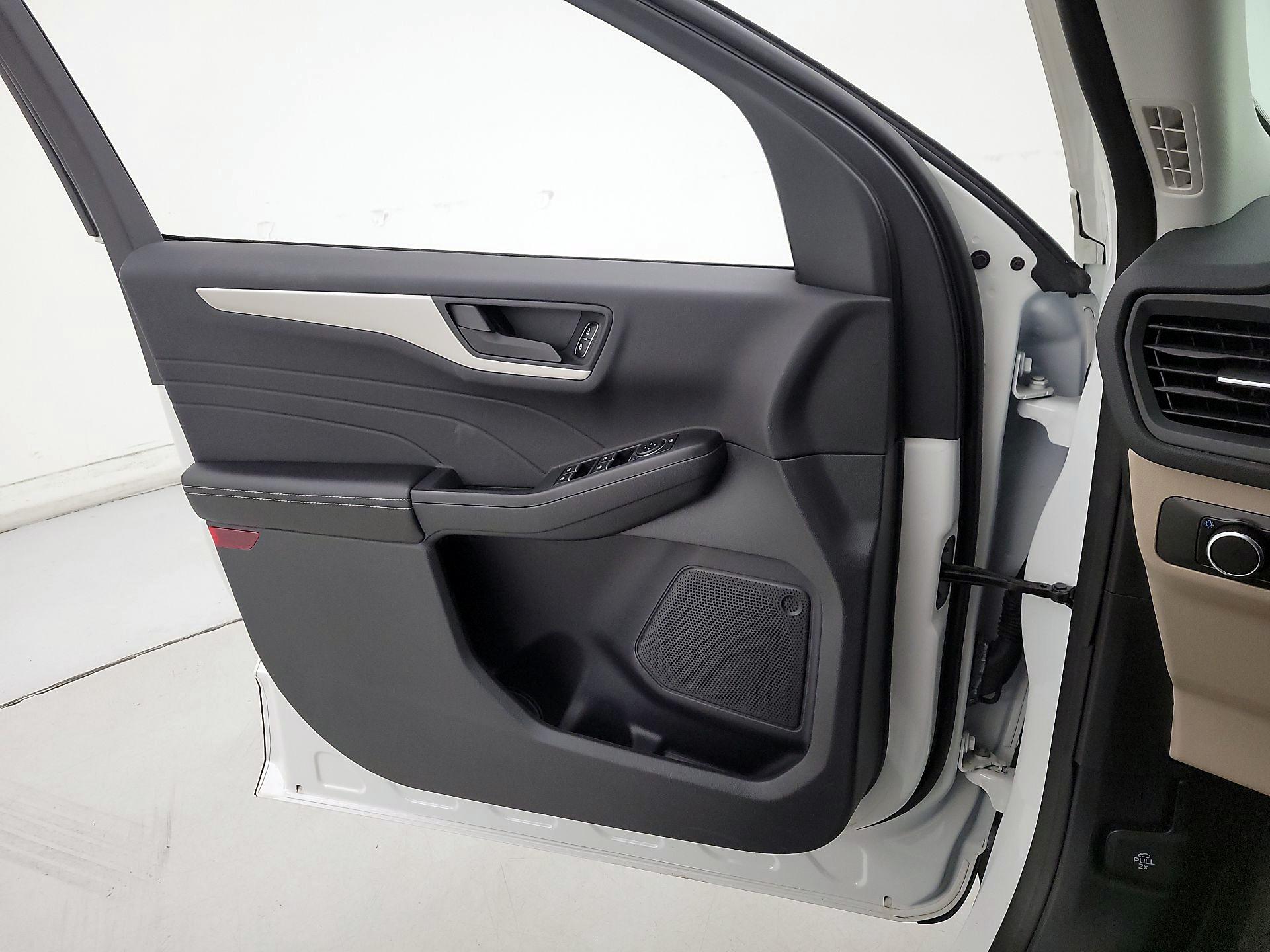 Thumbnail: 2022 Ford Escape - 12