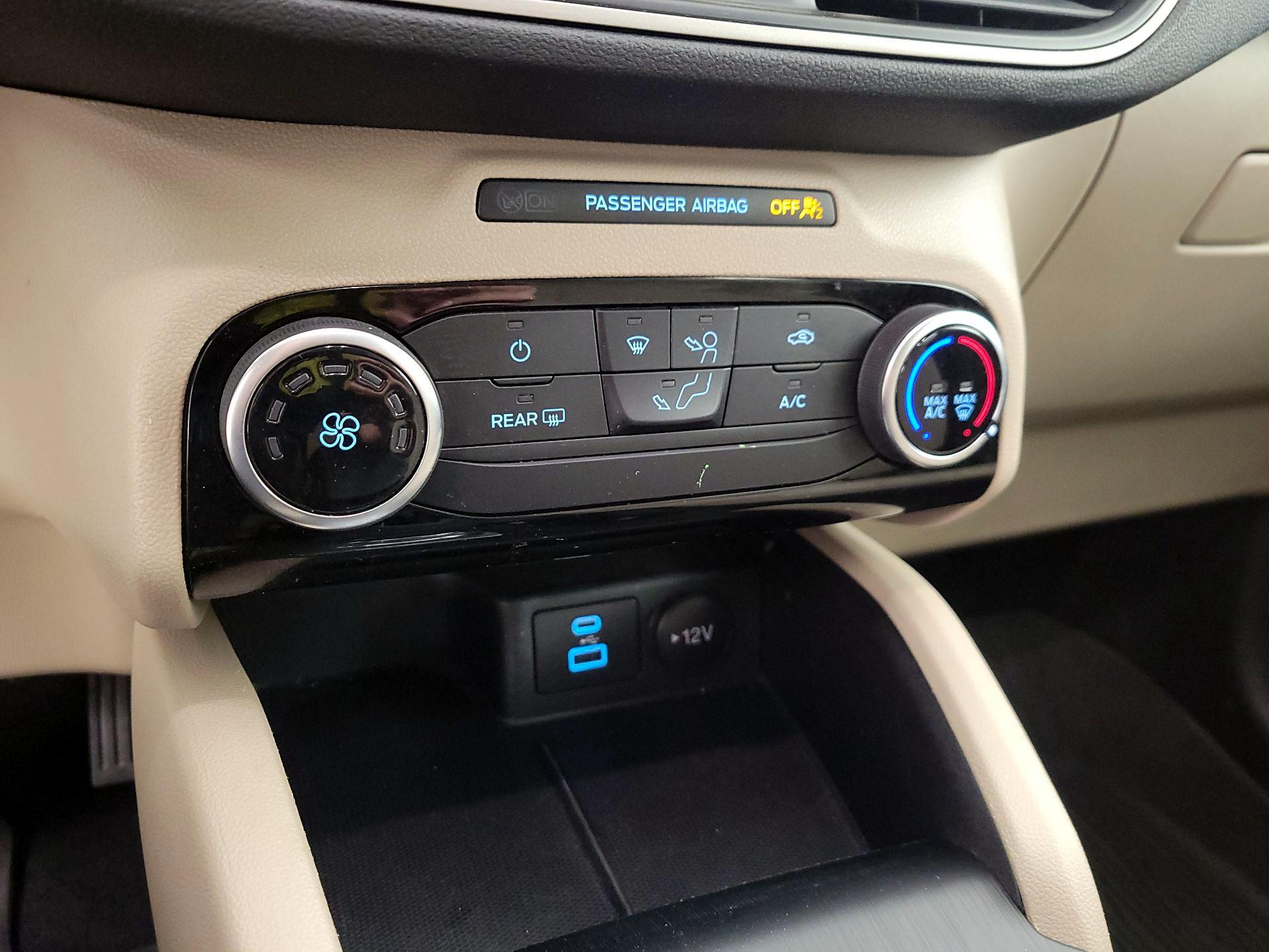 Thumbnail: 2022 Ford Escape - 16