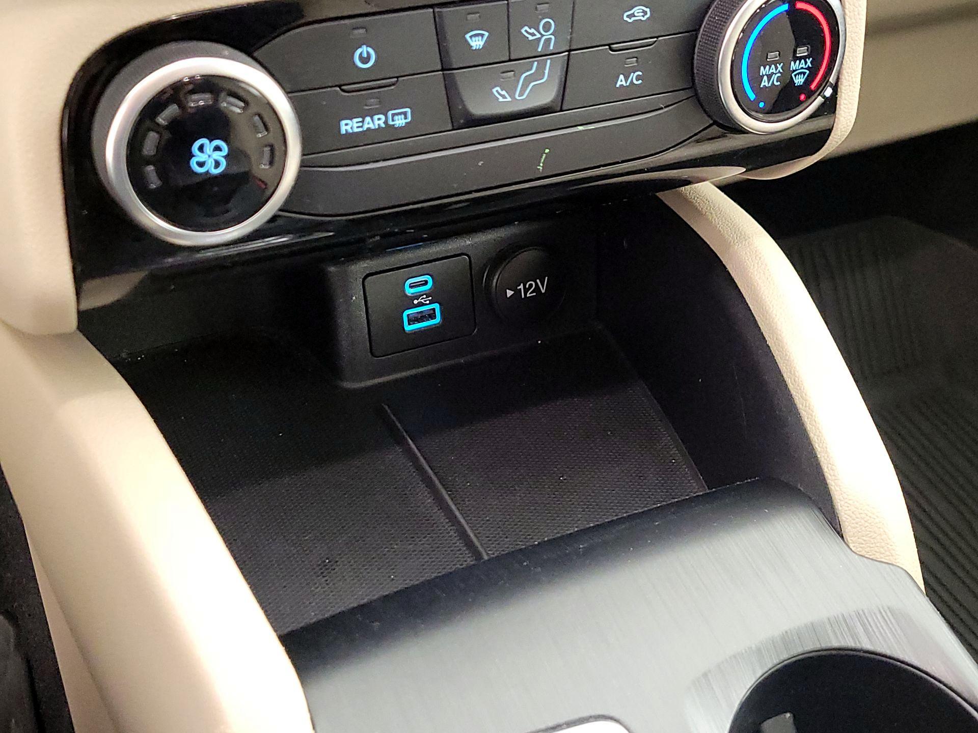 Thumbnail: 2022 Ford Escape - 18