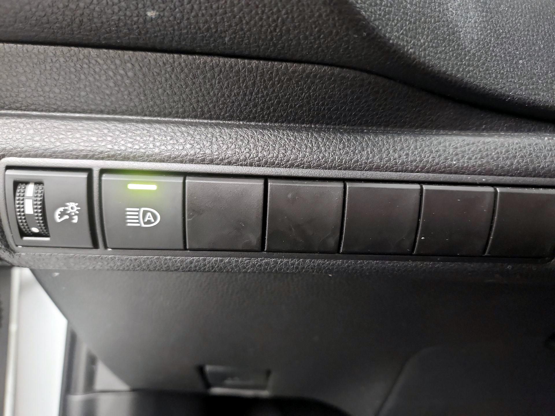 Thumbnail: 2025 Toyota Corolla - 11