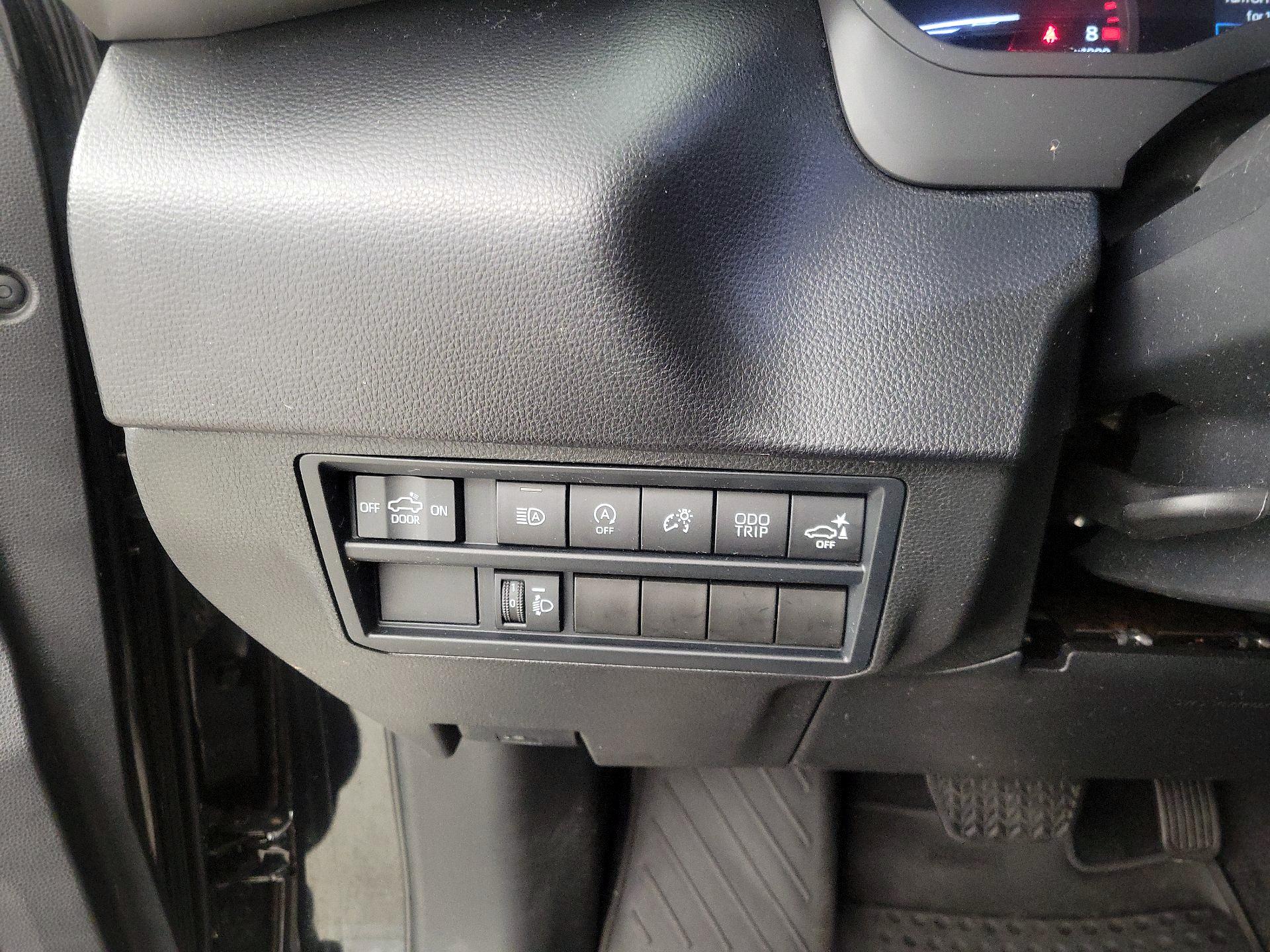 Thumbnail: 2022 Toyota Tundra - 13