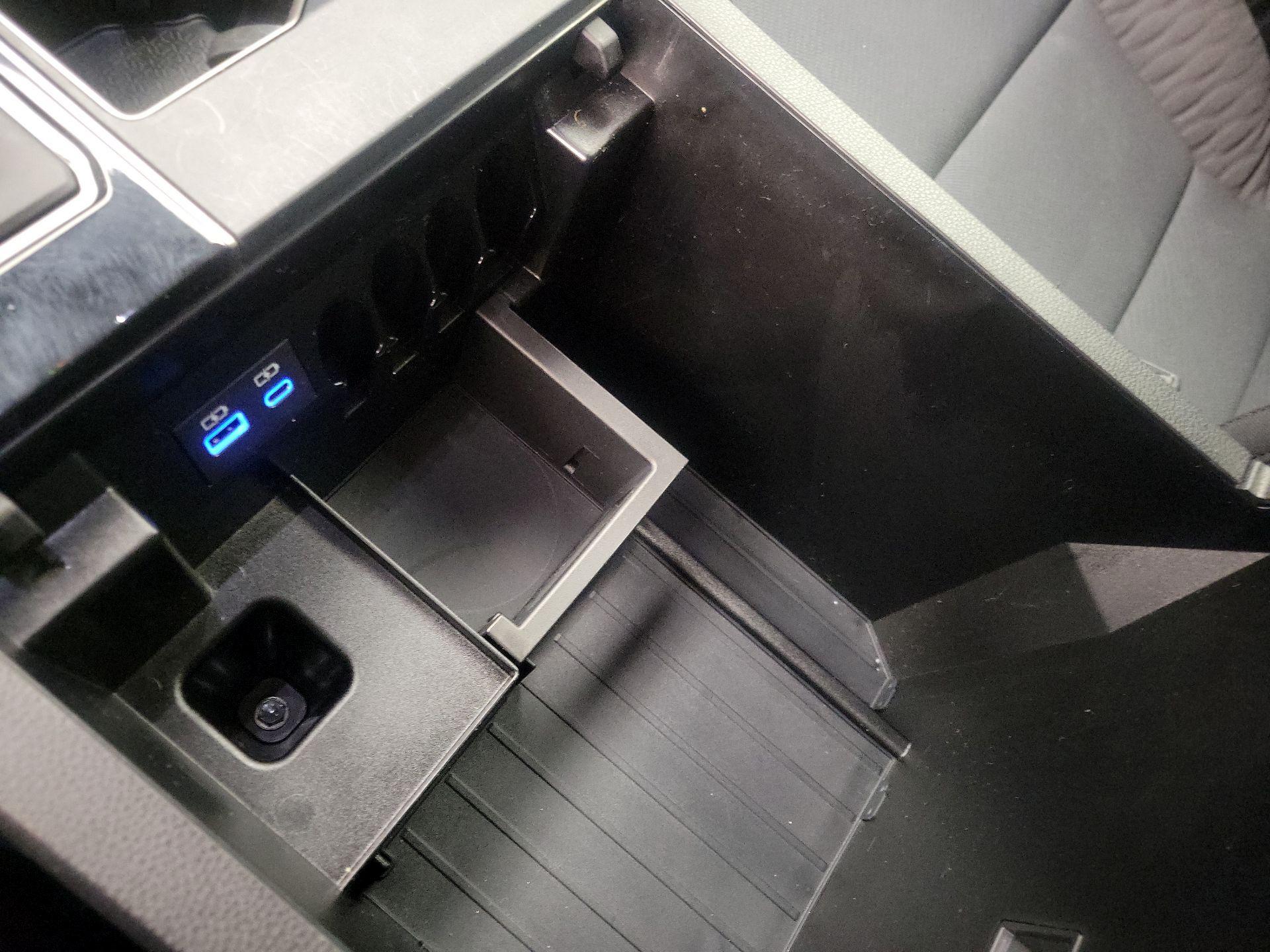 Thumbnail: 2022 Toyota Tundra - 18