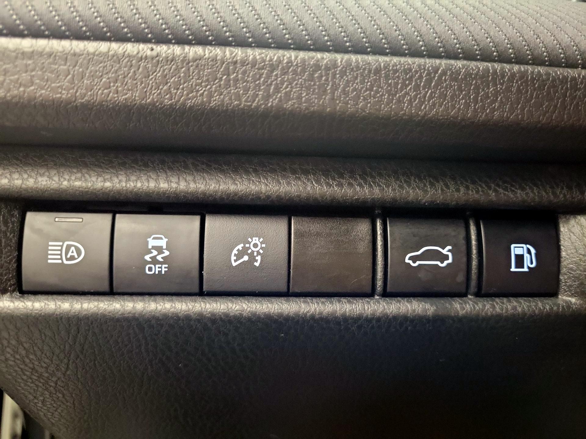 Thumbnail: 2025 Toyota Camry - 13