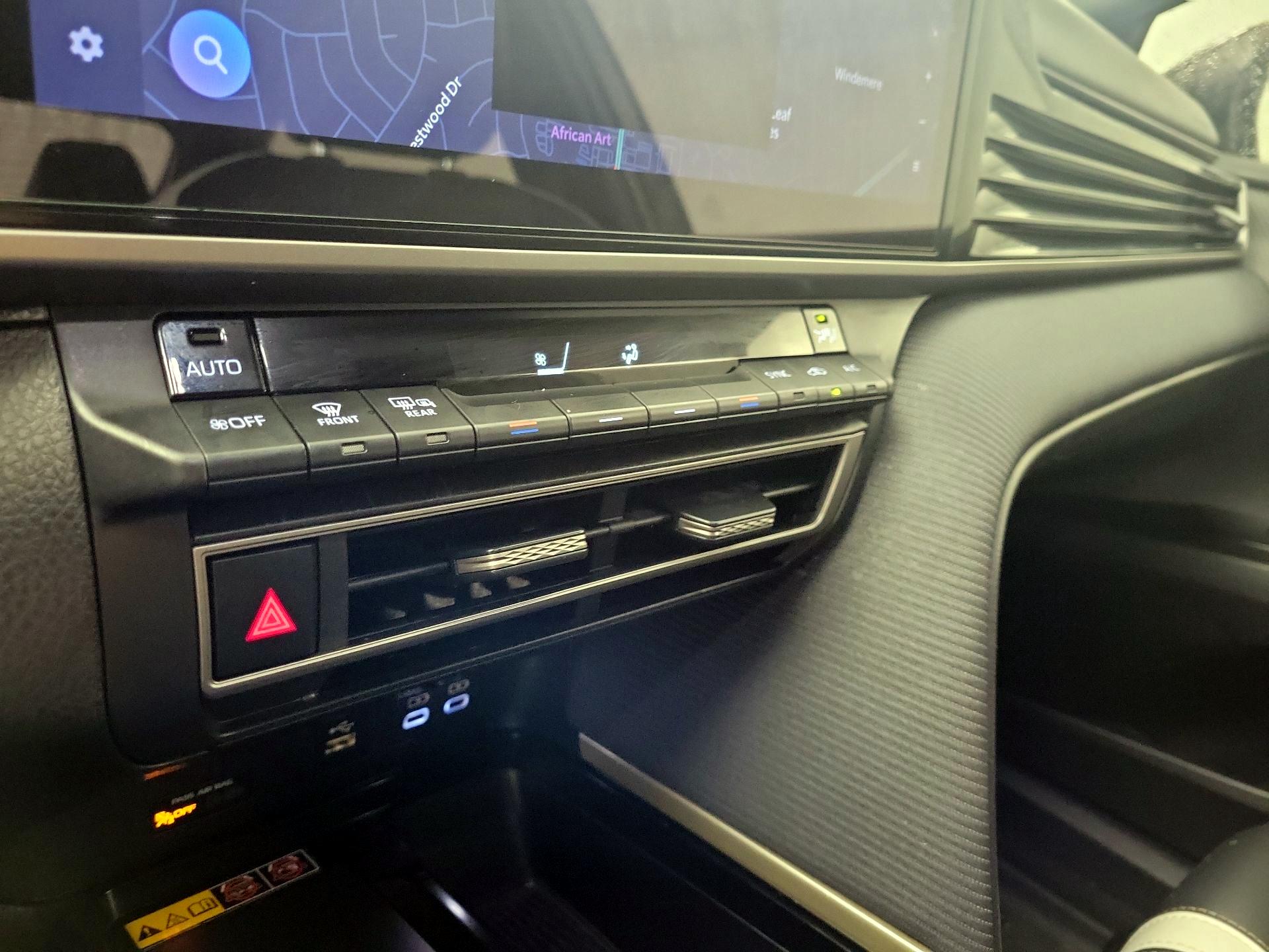 Thumbnail: 2025 Toyota Camry - 17