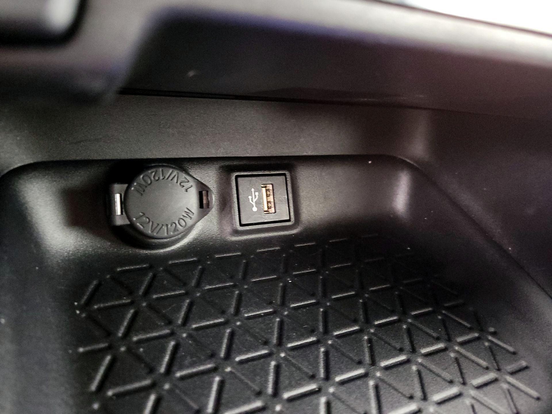 Thumbnail: 2024 Toyota RAV4 - 18