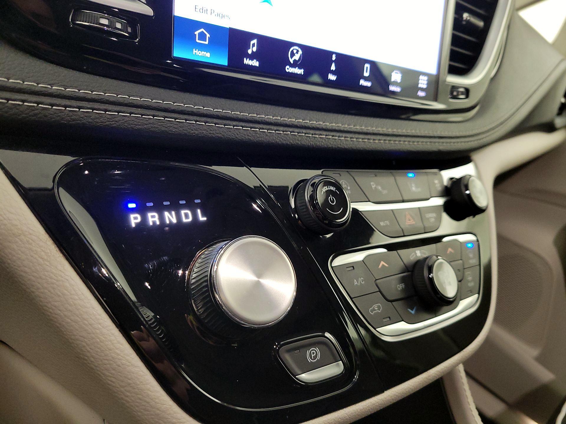 Thumbnail: 2023 Chrysler Pacifica - 16