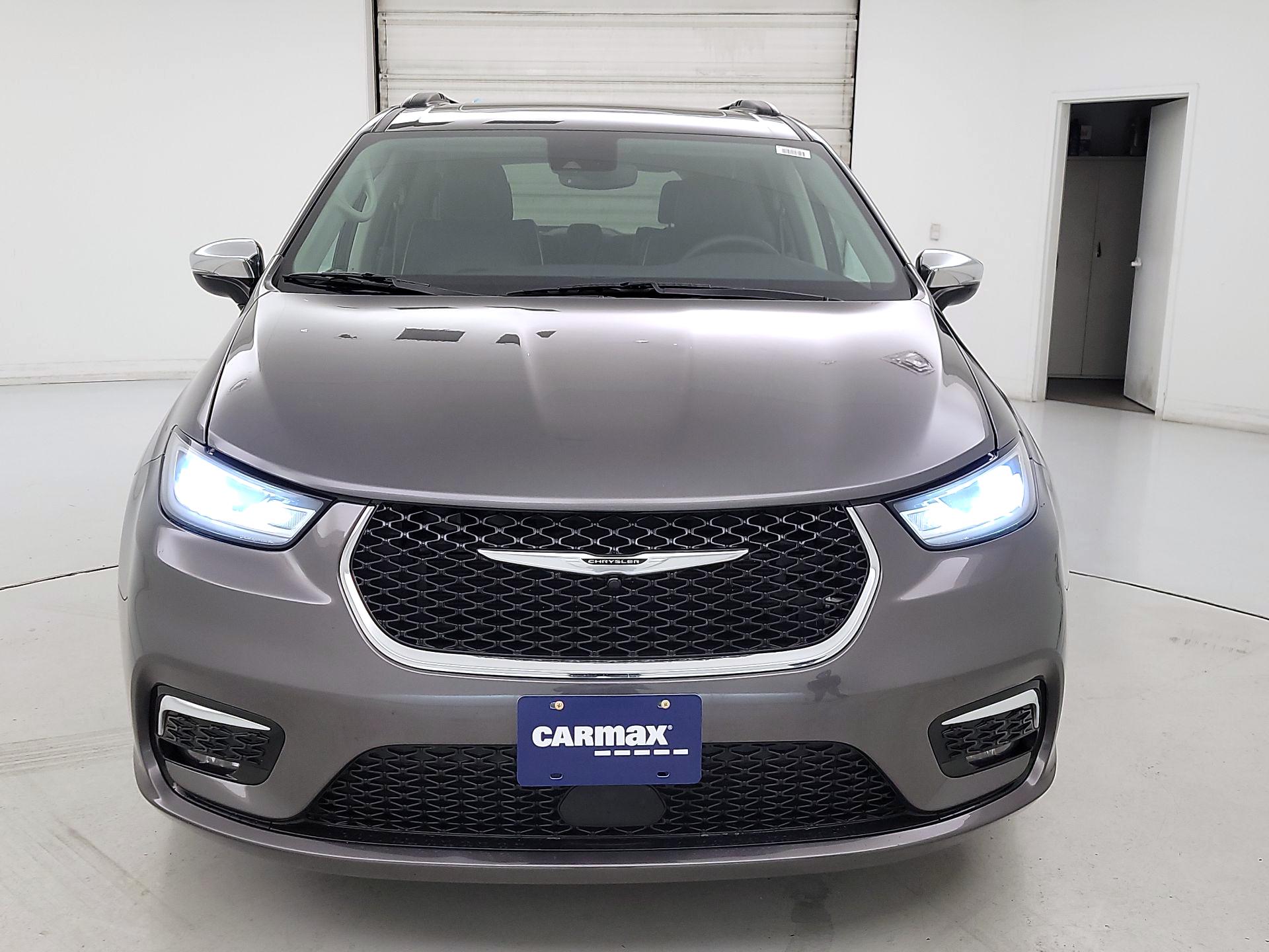 Thumbnail: 2023 Chrysler Pacifica - 2