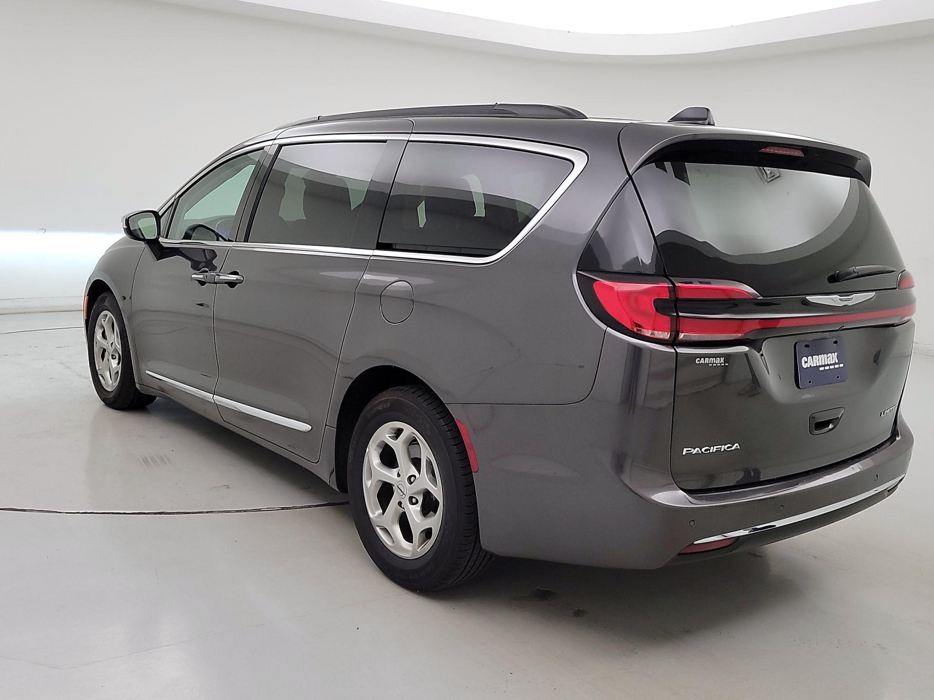 Thumbnail: 2023 Chrysler Pacifica - 7