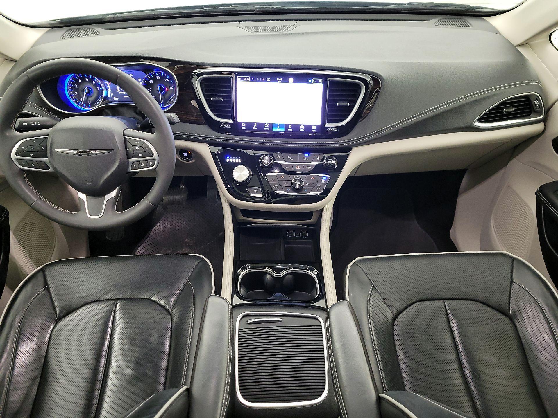 Thumbnail: 2023 Chrysler Pacifica - 8