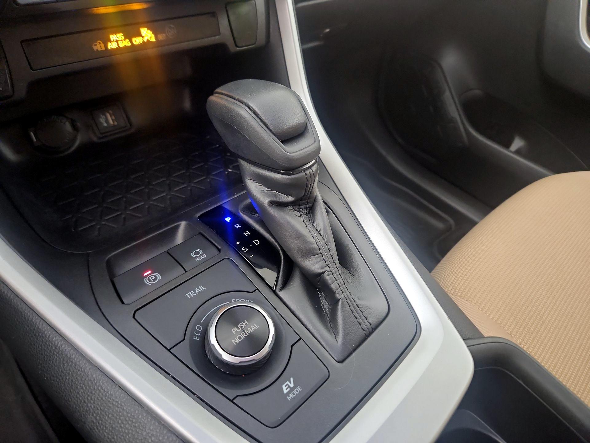 Thumbnail: 2023 Toyota RAV4 - 15