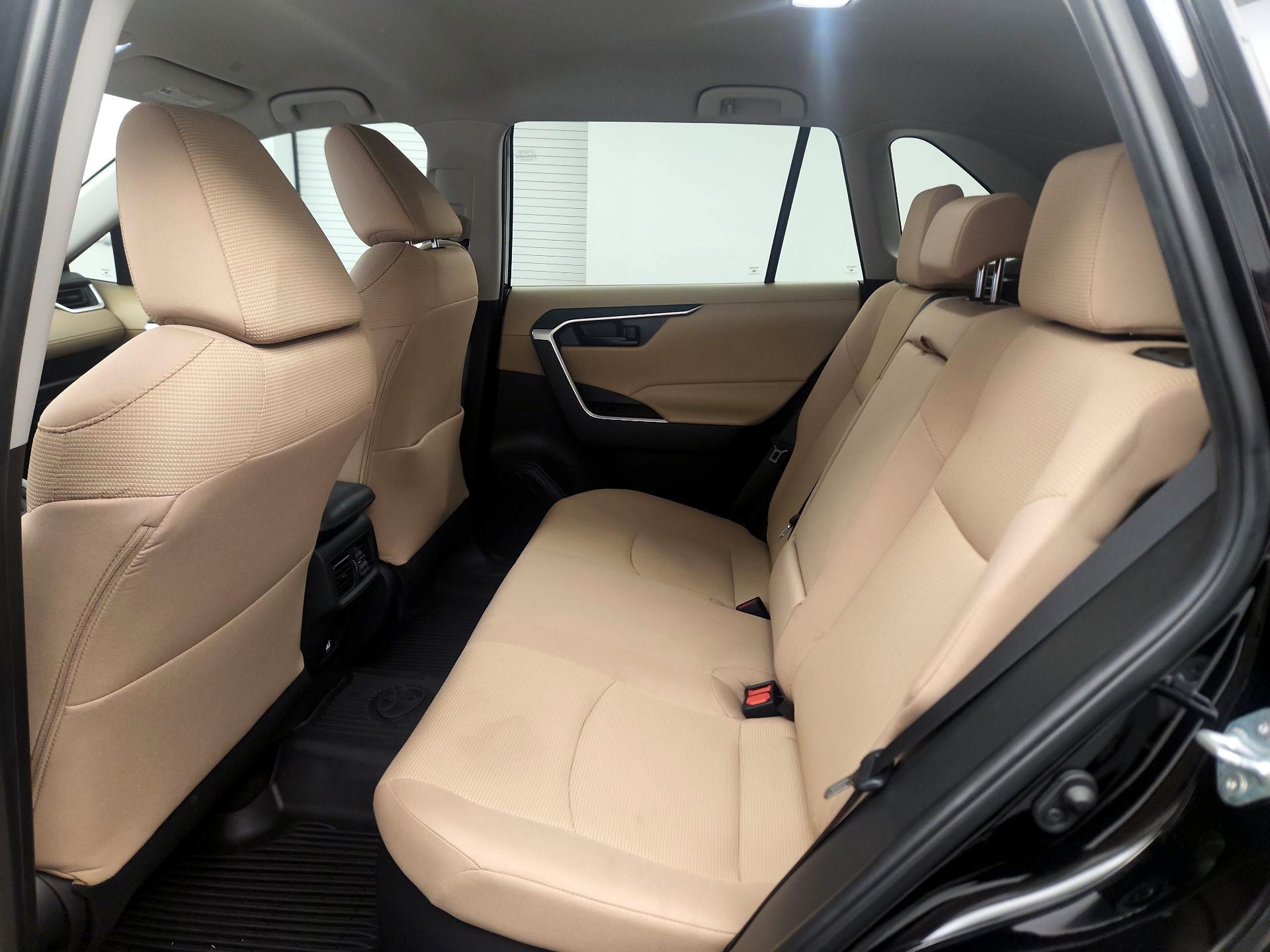 Thumbnail: 2023 Toyota RAV4 - 17