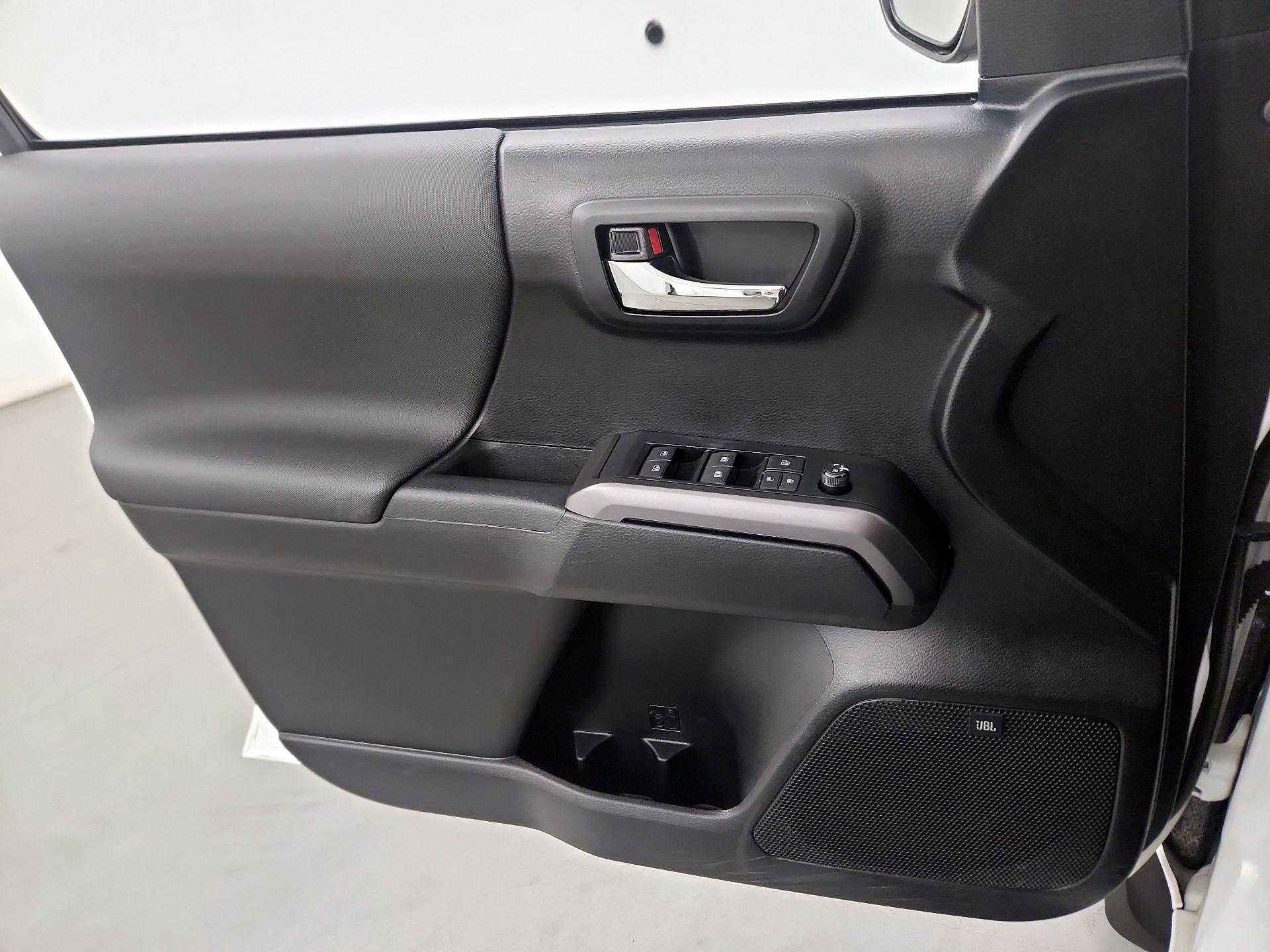 Thumbnail: 2022 Toyota Tacoma - 10