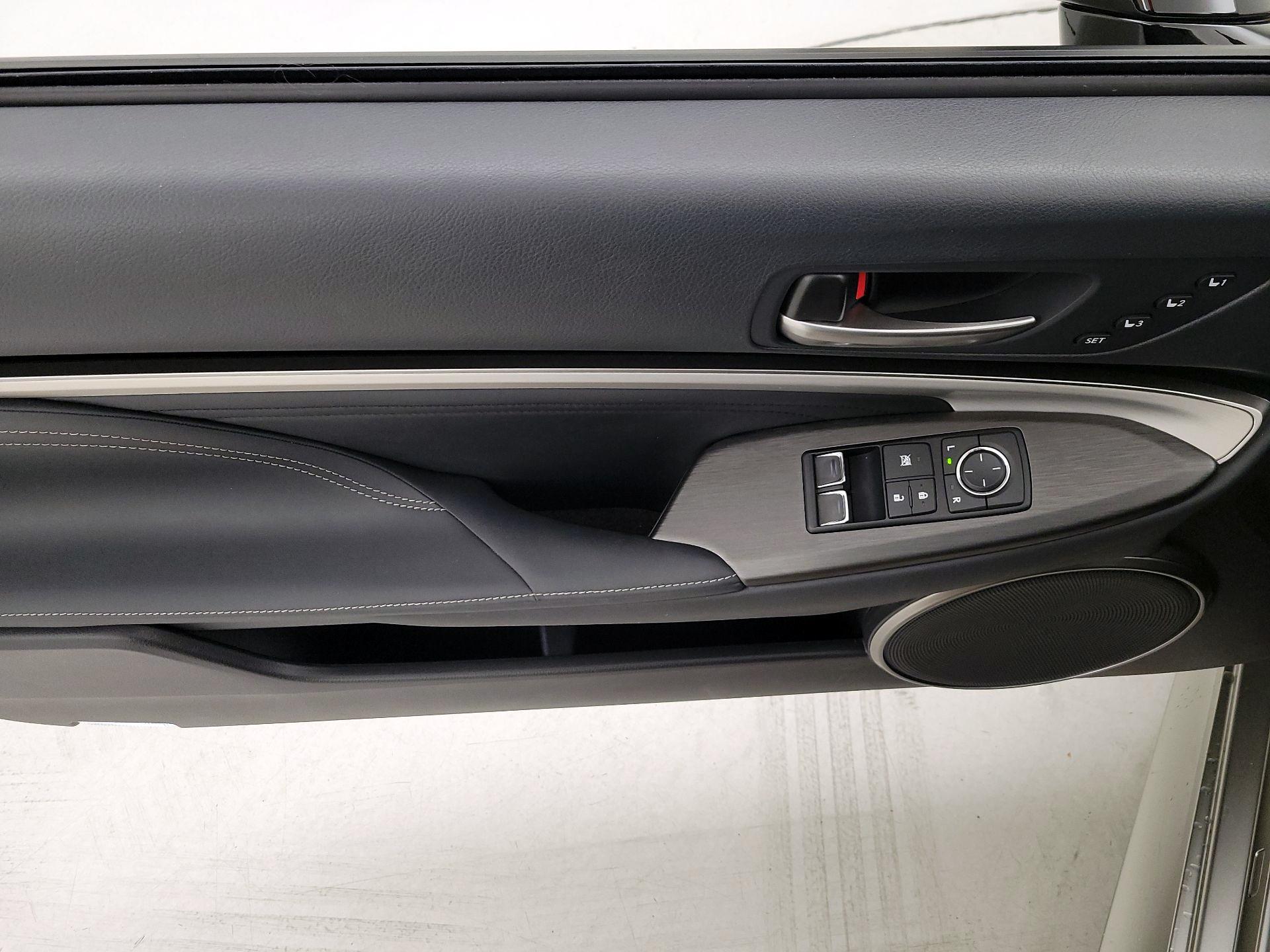 Thumbnail: 2021 Lexus RC - 12