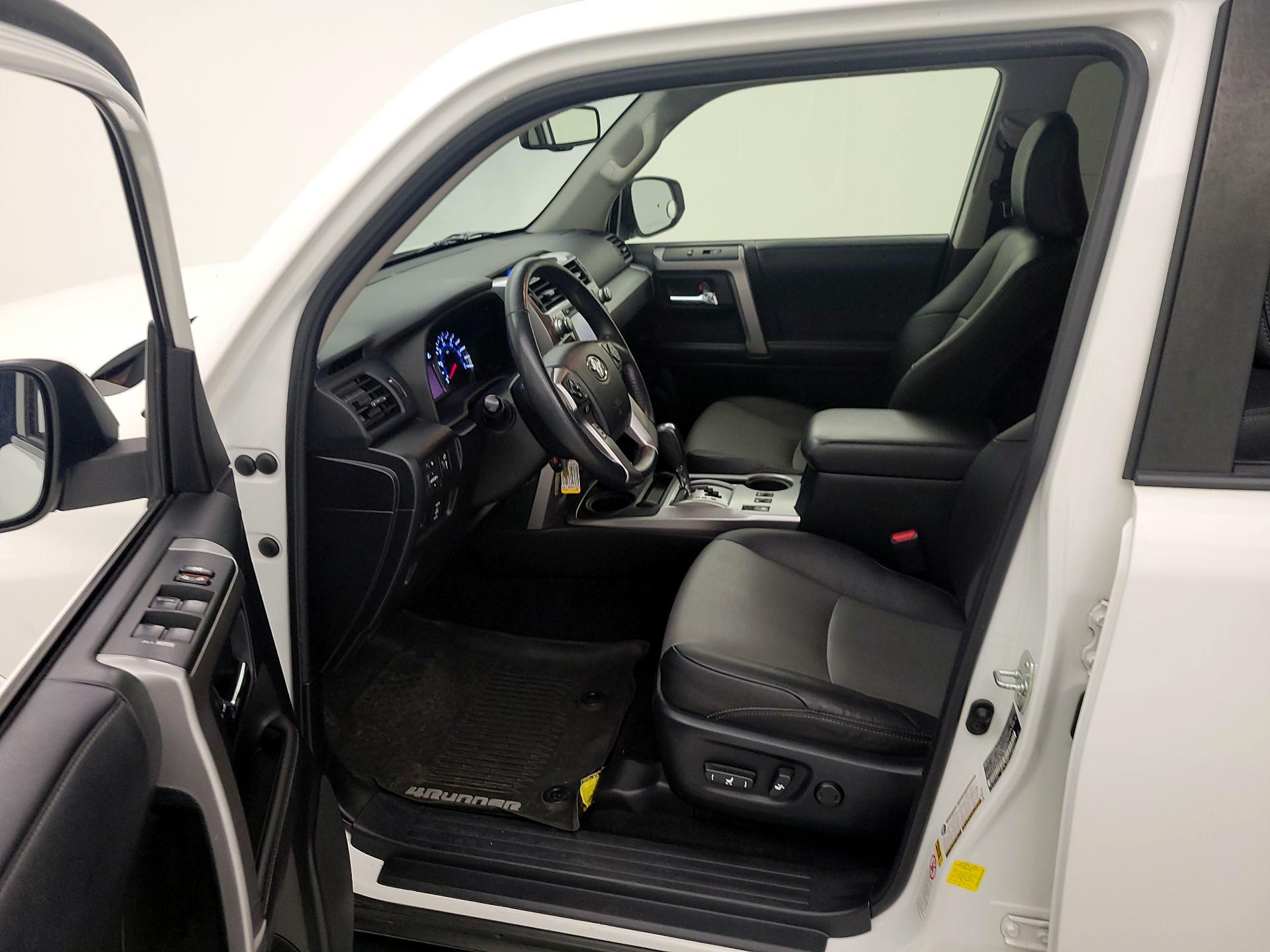 Thumbnail: 2019 Toyota 4Runner - 11