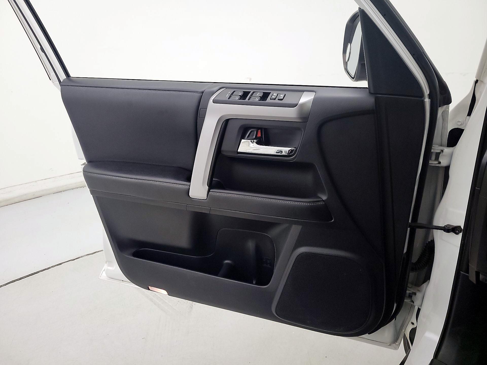 Thumbnail: 2019 Toyota 4Runner - 12