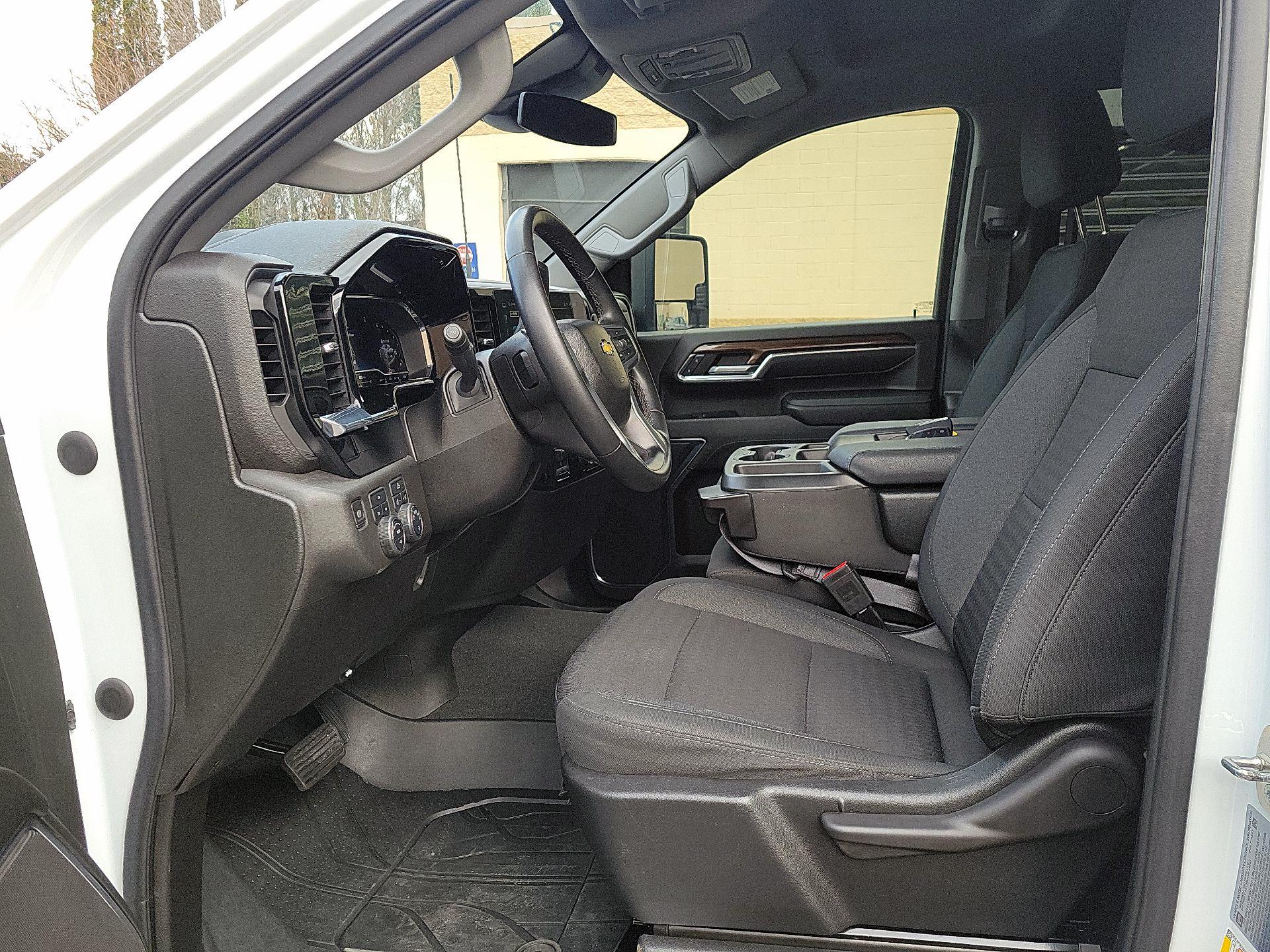 Thumbnail: 2024 Chevrolet Silverado 3500 - 9