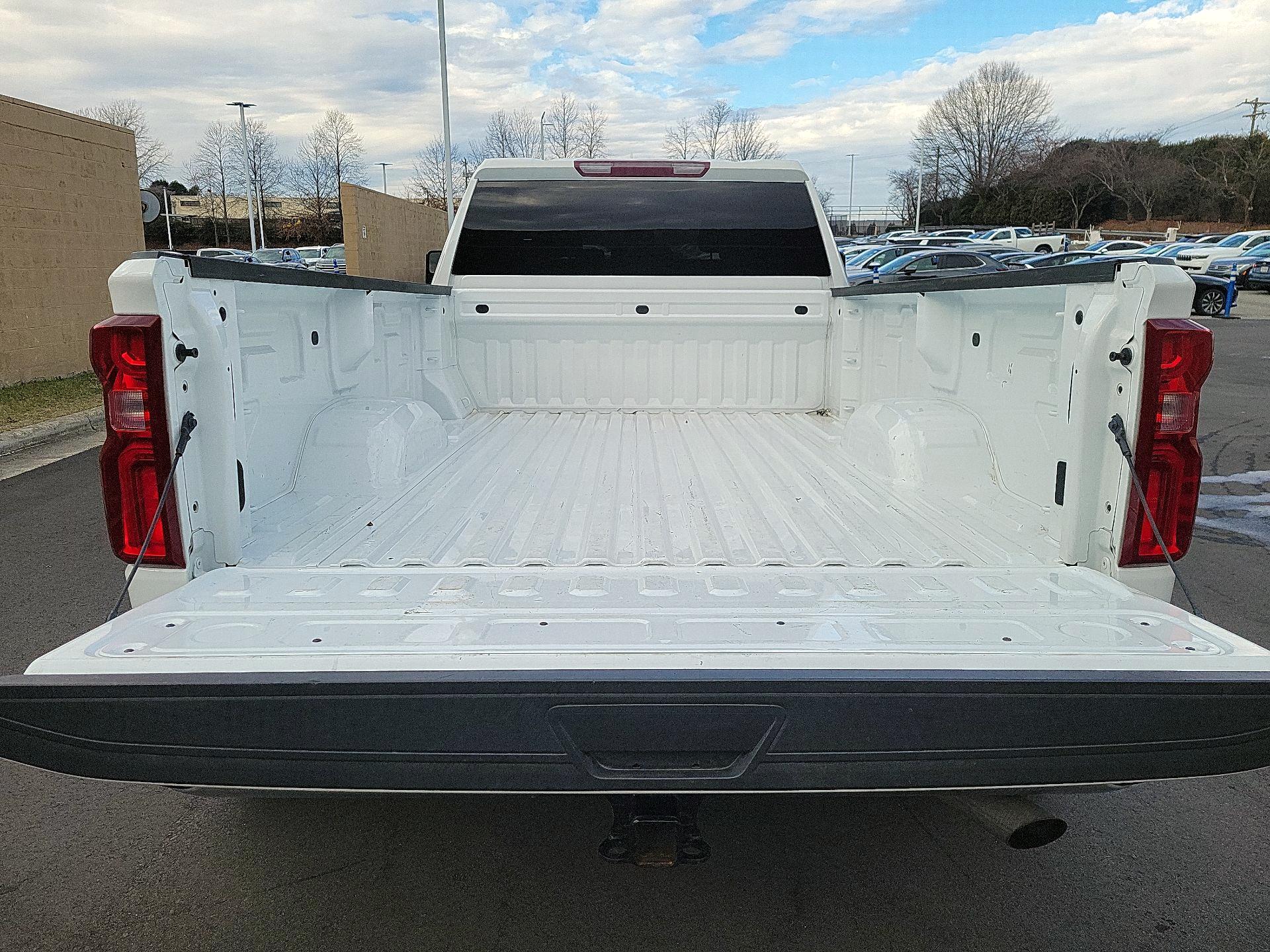 Thumbnail: 2024 Chevrolet Silverado 3500 - 18