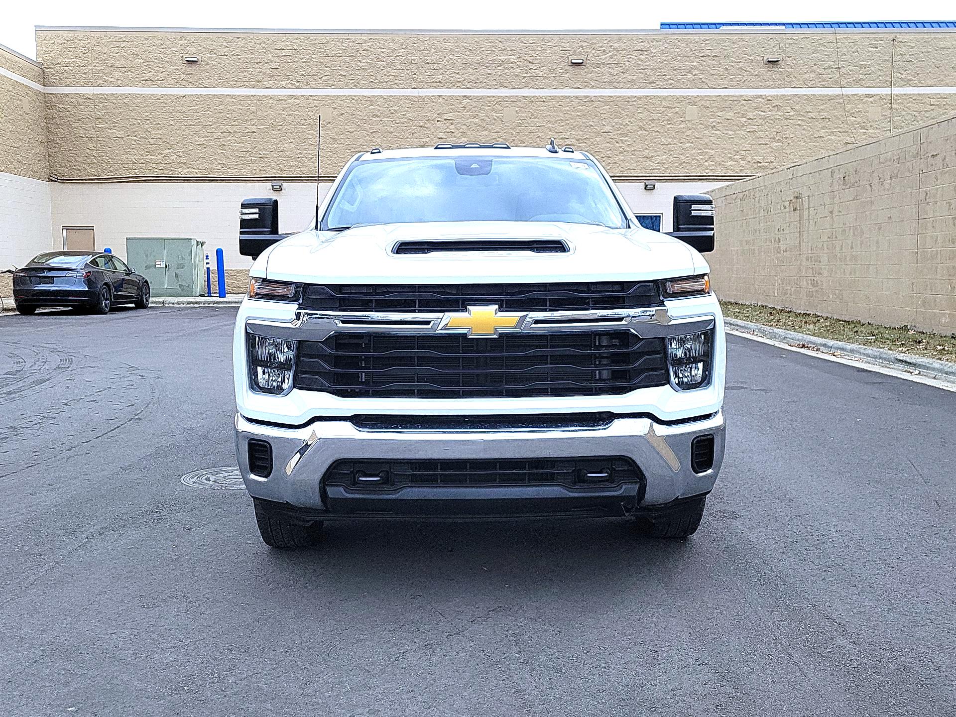 Thumbnail: 2024 Chevrolet Silverado 3500 - 2