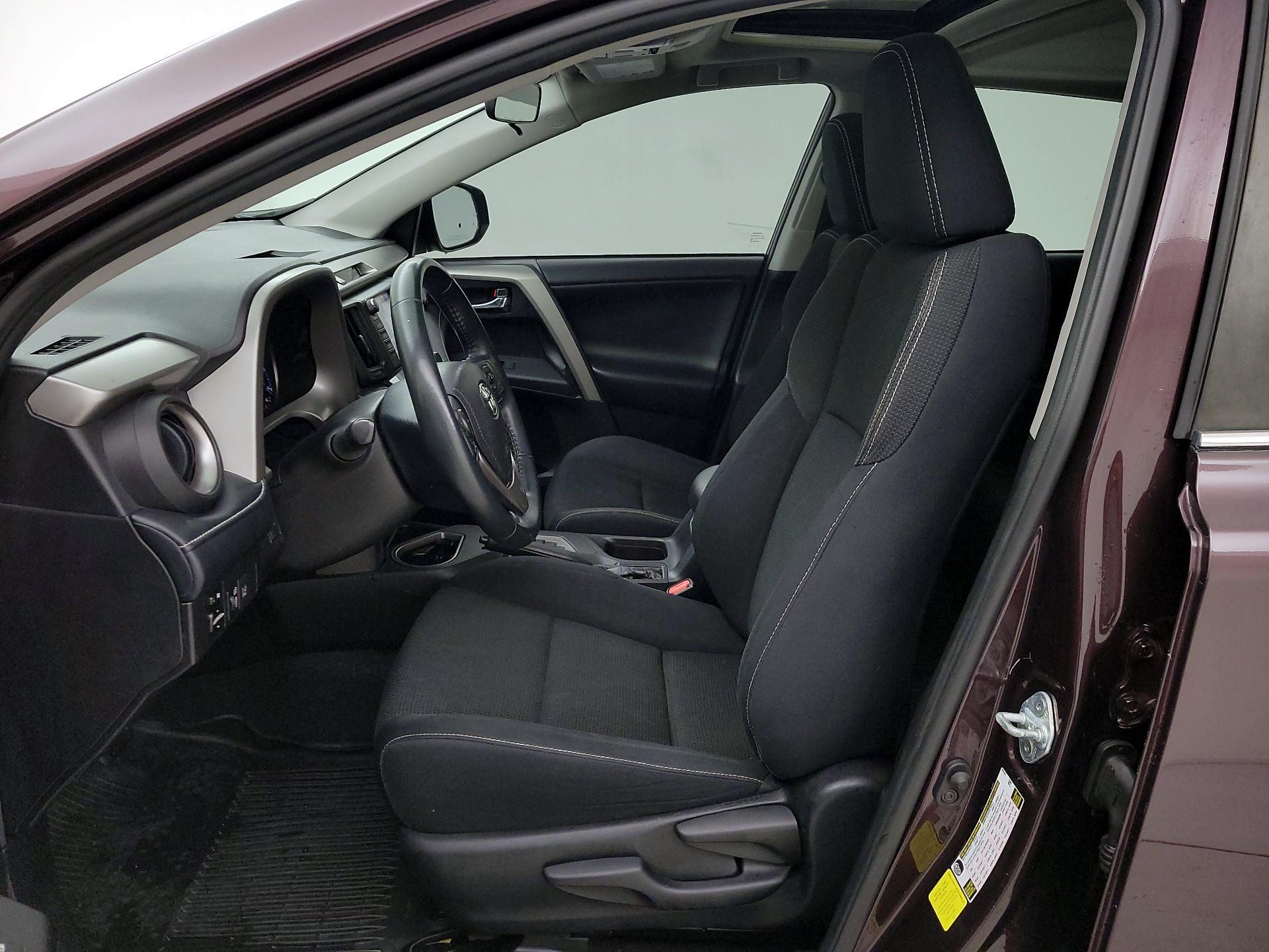 Thumbnail: 2018 Toyota RAV4 - 11