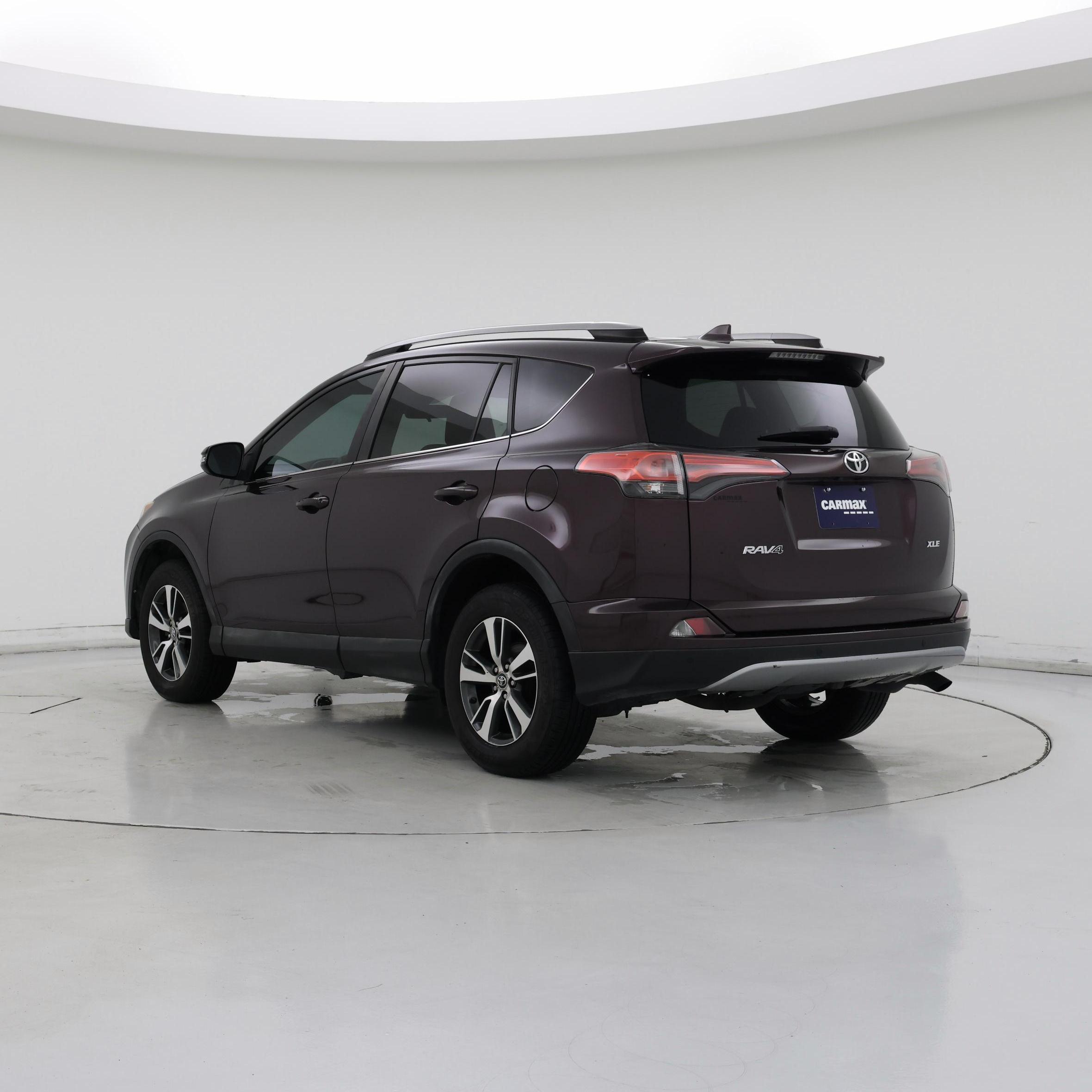 Thumbnail: 2018 Toyota RAV4 - 2