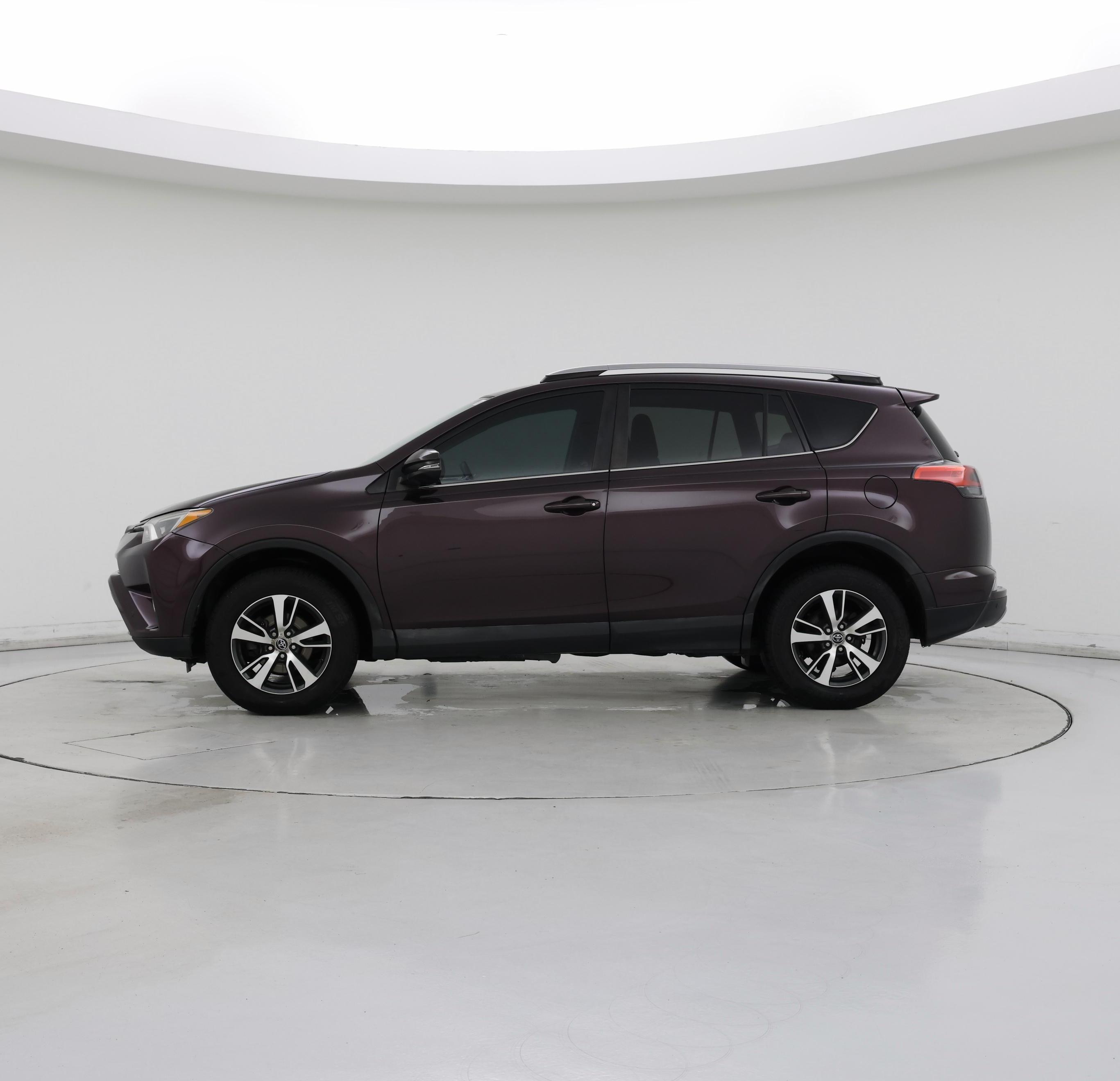 Thumbnail: 2018 Toyota RAV4 - 3