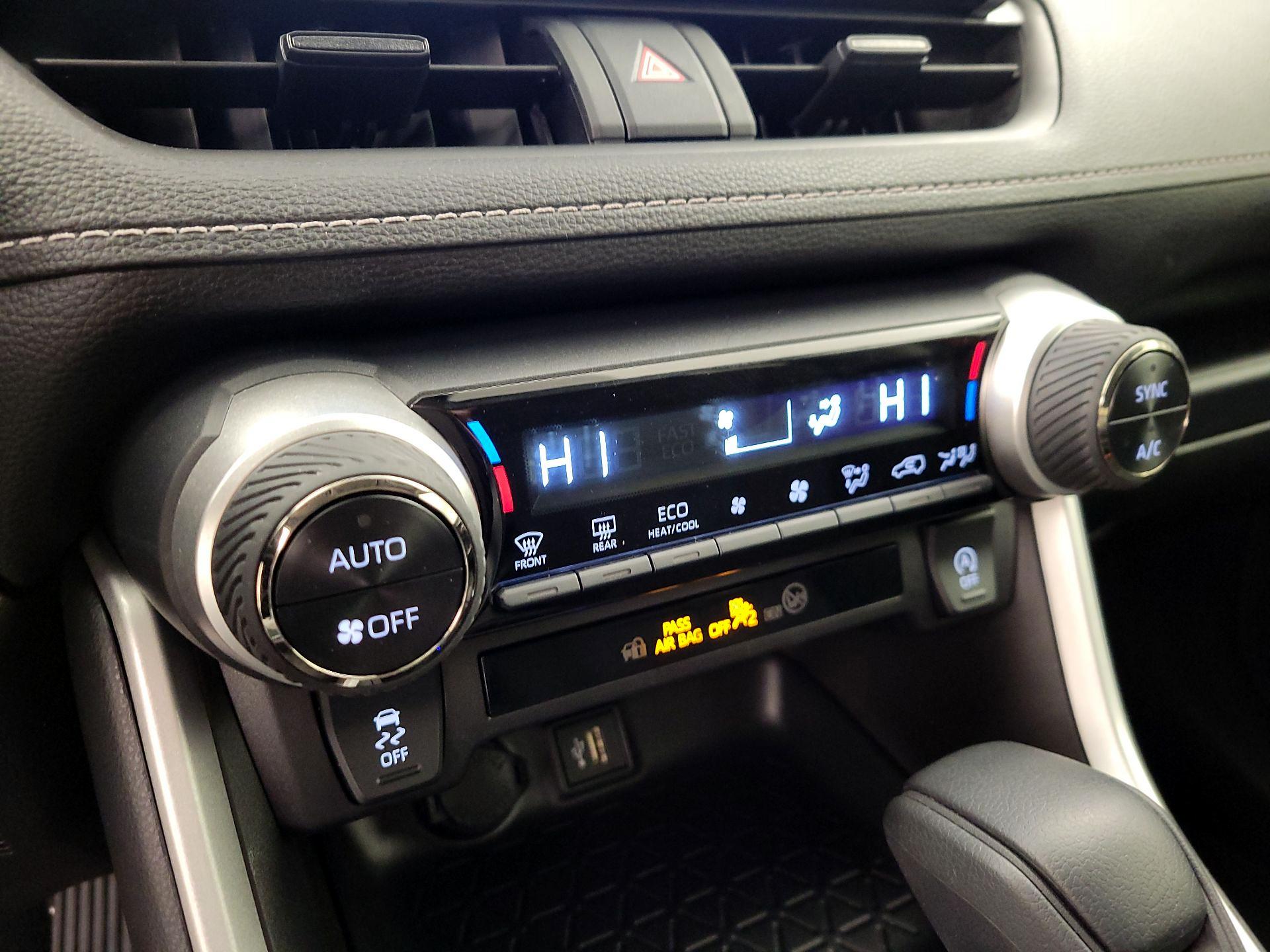 Thumbnail: 2025 Toyota RAV4 - 16