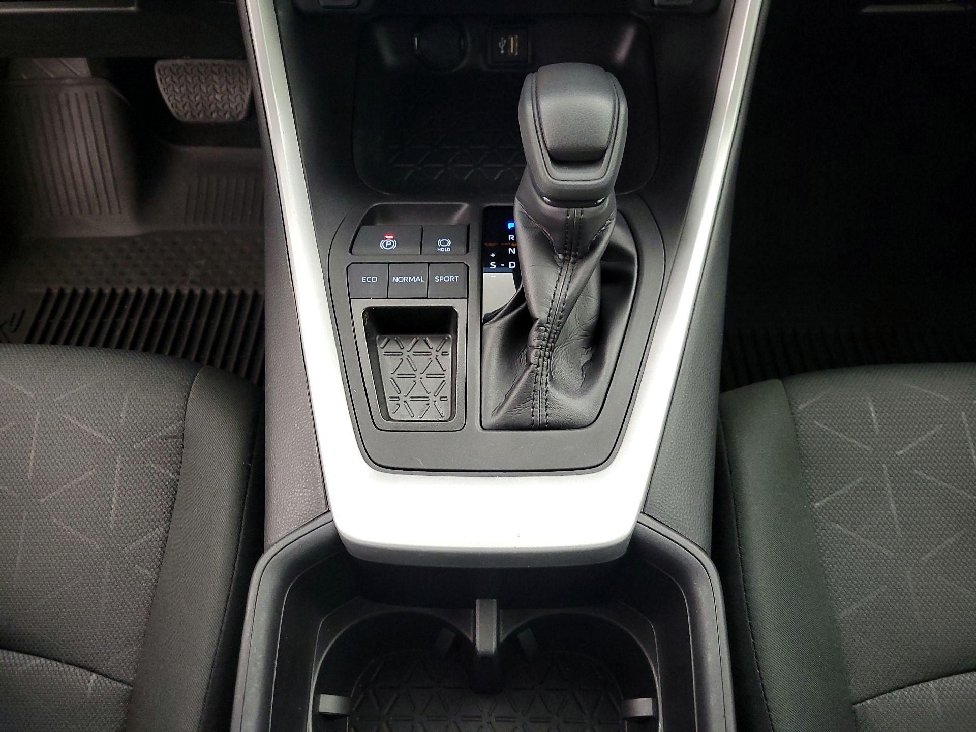 Thumbnail: 2025 Toyota RAV4 - 17